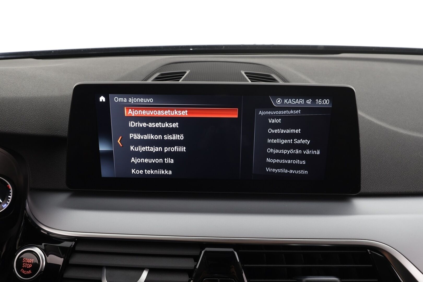 BMW 520 2018 G31 Touring 520d A Business * Webasto / Koukku / LED / Sportnahat / P.kamera / Prof.Navi / Kaistavahti / Vakkari * - Kahdet renkaat / Merkkihuollot / Upea nahkasisusta!