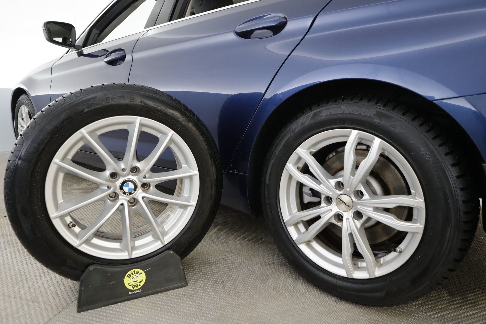 BMW 520 2017 G31 Touring 520d A Business * Webasto / Koukku / LED / Sportnahat / P.kamera / Navi / Kaistavahti / Vakkari * - Kahdet renkaat / Merkkihuollot