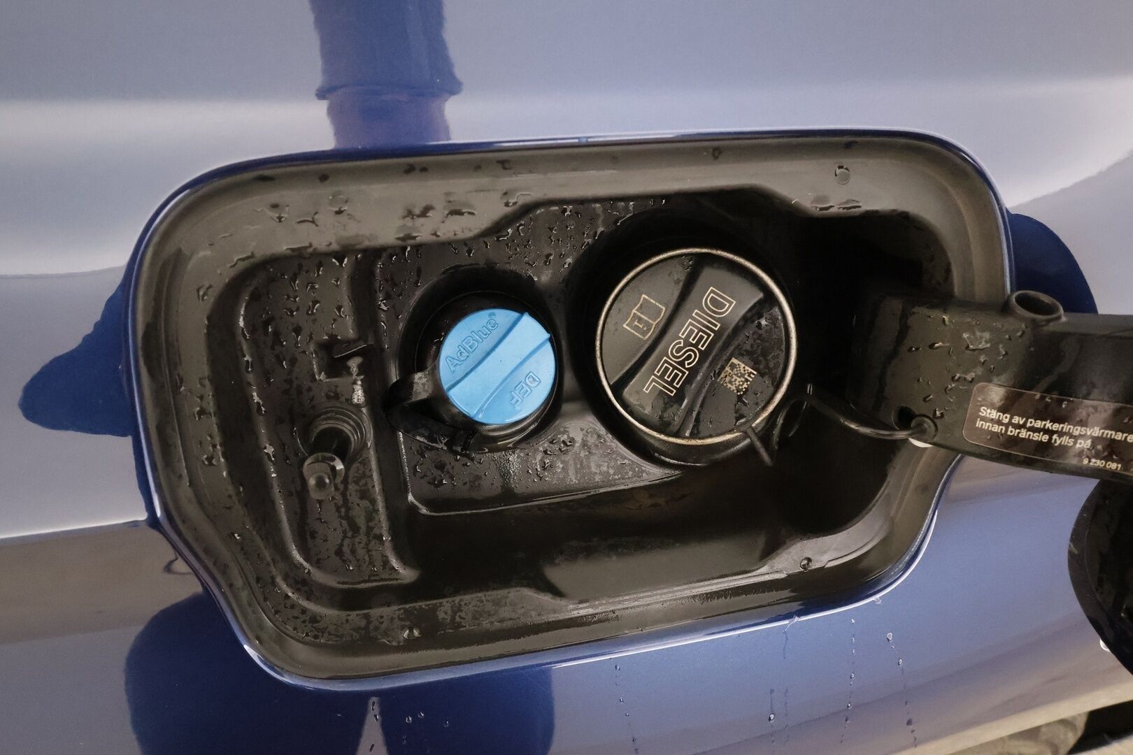 BMW 520 2018 G31 Touring 520d A Business * Webasto / Koukku / LED / Sportnahat / P.kamera / Navi / Kaistavahti / Vakkari * - Kahdet renkaat / Merkkihuollot