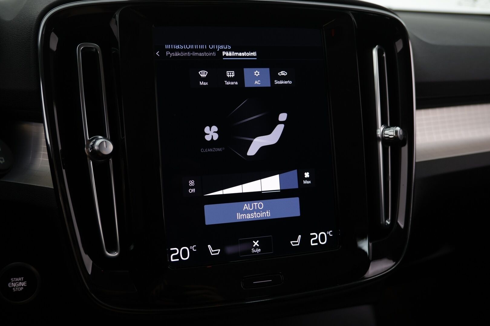 Volvo XC40 2021 T3 Business aut / Webasto / Vakkari / P. kamera / Ratinlämmitin / 2 x aluvanteet - Suomi-auto / Huippu renkaat / 