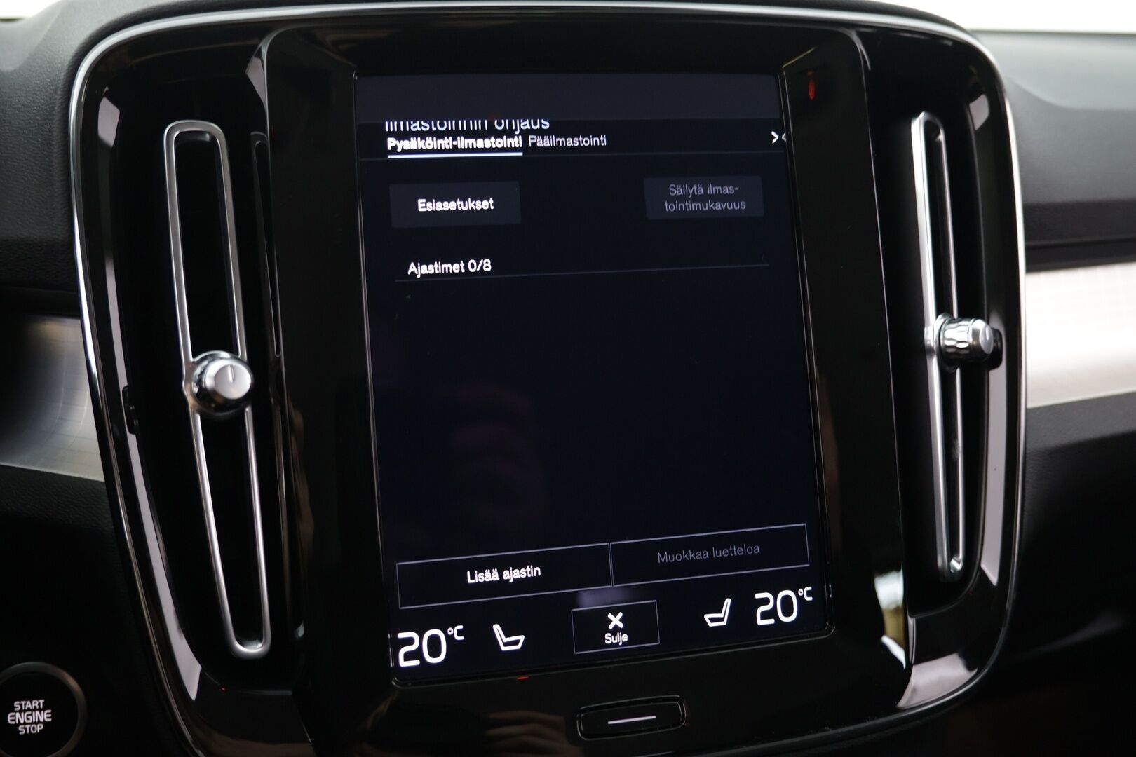 Volvo XC40 2021 T3 Business aut / Webasto / Vakkari / P. kamera / Ratinlämmitin / 2 x aluvanteet - Suomi-auto / Huippu renkaat / 