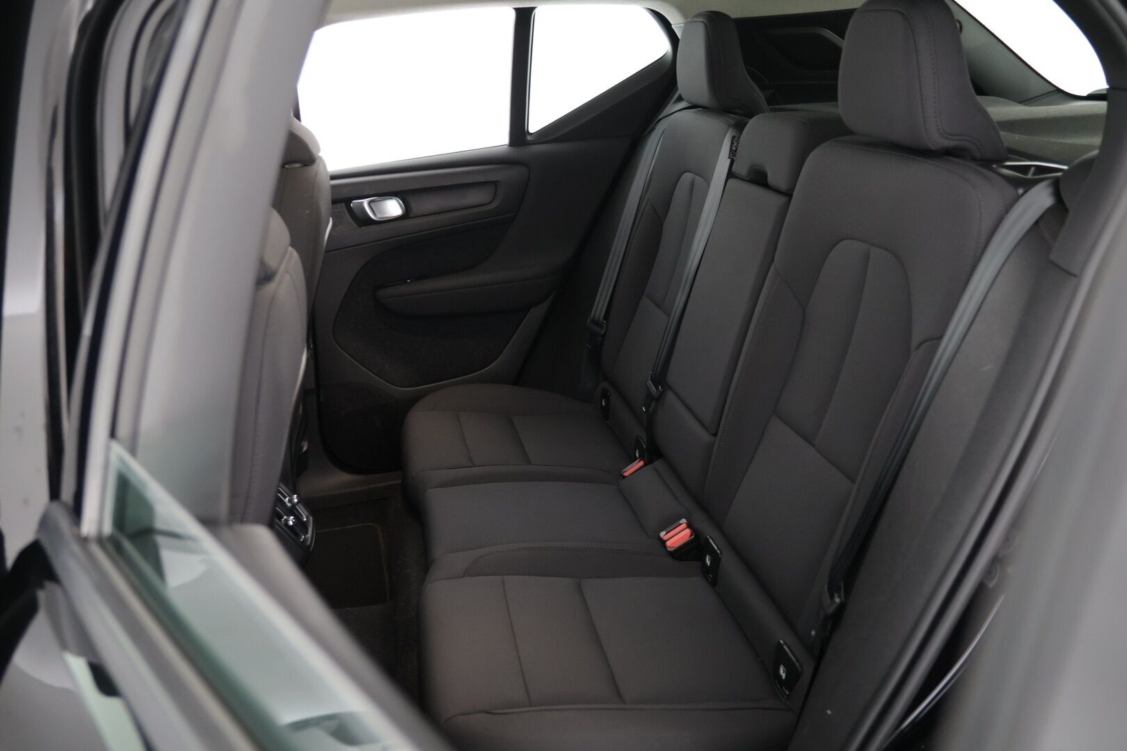 Volvo XC40 2021 T3 Business aut / Webasto / Vakkari / P. kamera / Ratinlämmitin / 2 x aluvanteet - Suomi-auto / Huippu renkaat / 