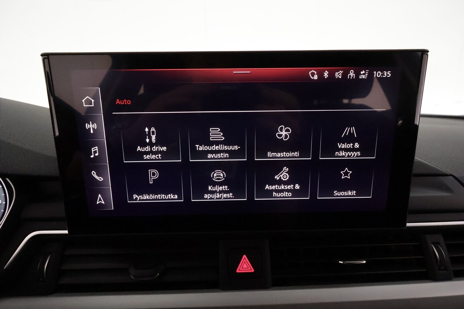 Audi A4 allroad quattro 2021 Business Comfort Edition 40 TDI 150 kW quattro S tronic **ACC / Webasto / Koukku / Matrix LED / KeylessGo** - 3,99 % KORKOTARJOUS TÄHÄN AUTOON 14.9. ASTI! - Suomi-auto / Kahdet renkaat aluvanteilla