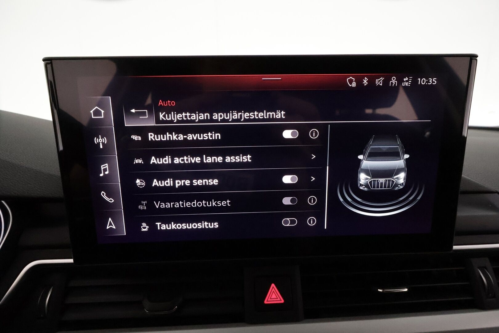 Audi A4 allroad quattro 2021 Business Comfort Edition 40 TDI 150 kW quattro S tronic **ACC / Webasto / Koukku / Matrix LED / KeylessGo** - 3,99 % KORKOTARJOUS TÄHÄN AUTOON 14.9. ASTI! - Suomi-auto / Kahdet renkaat aluvanteilla