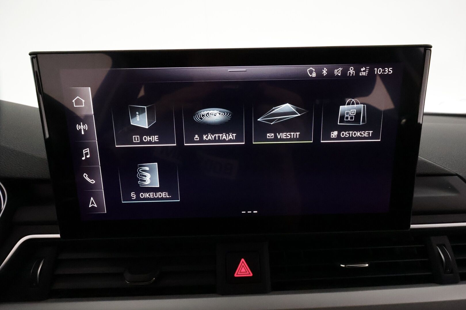 Audi A4 allroad quattro 2021 Business Comfort Edition 40 TDI 150 kW quattro S tronic **ACC / Webasto / Koukku / Matrix LED / KeylessGo** - 3,99 % KORKOTARJOUS TÄHÄN AUTOON 14.9. ASTI! - Suomi-auto / Kahdet renkaat aluvanteilla