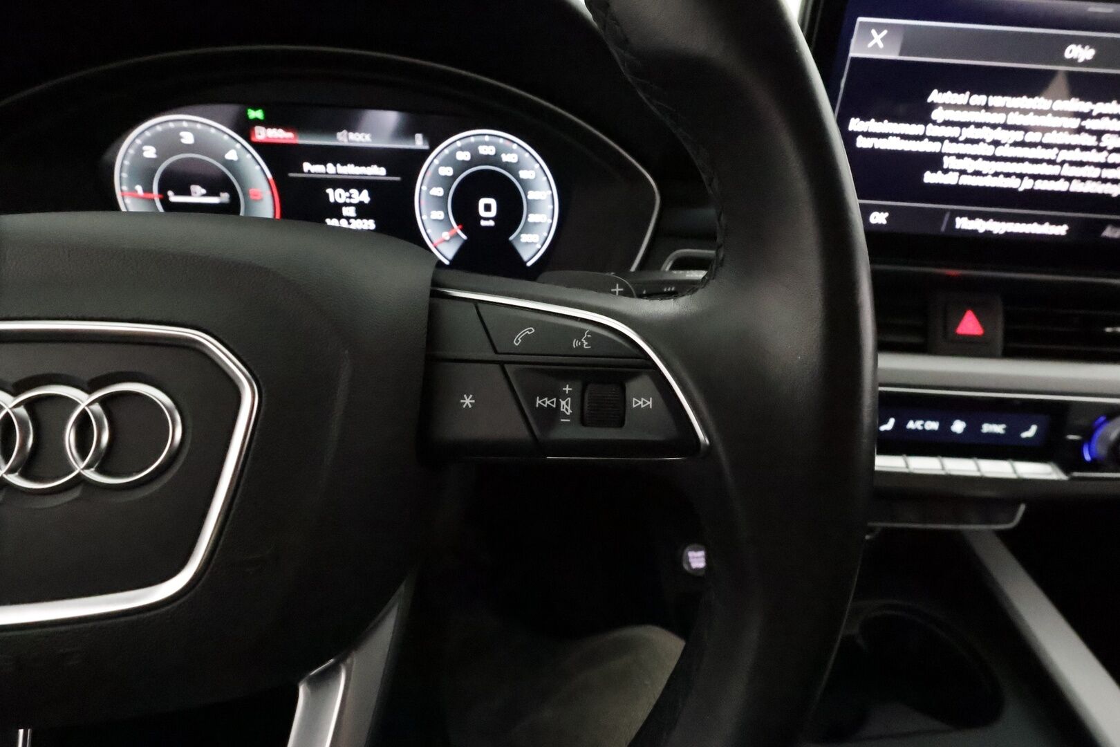 Audi A4 allroad quattro 2021 Business Comfort Edition 40 TDI 150 kW quattro S tronic **ACC / Webasto / Koukku / Matrix LED / KeylessGo** - 3,99 % KORKOTARJOUS TÄHÄN AUTOON 14.9. ASTI! - Suomi-auto / Kahdet renkaat aluvanteilla