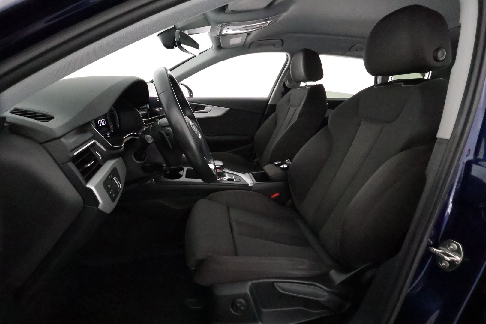 Audi A4 allroad quattro 2021 Business Comfort Edition 40 TDI 150 kW quattro S tronic **ACC / Webasto / Koukku / Matrix LED / KeylessGo** - 3,99 % KORKOTARJOUS TÄHÄN AUTOON 14.9. ASTI! - Suomi-auto / Kahdet renkaat aluvanteilla