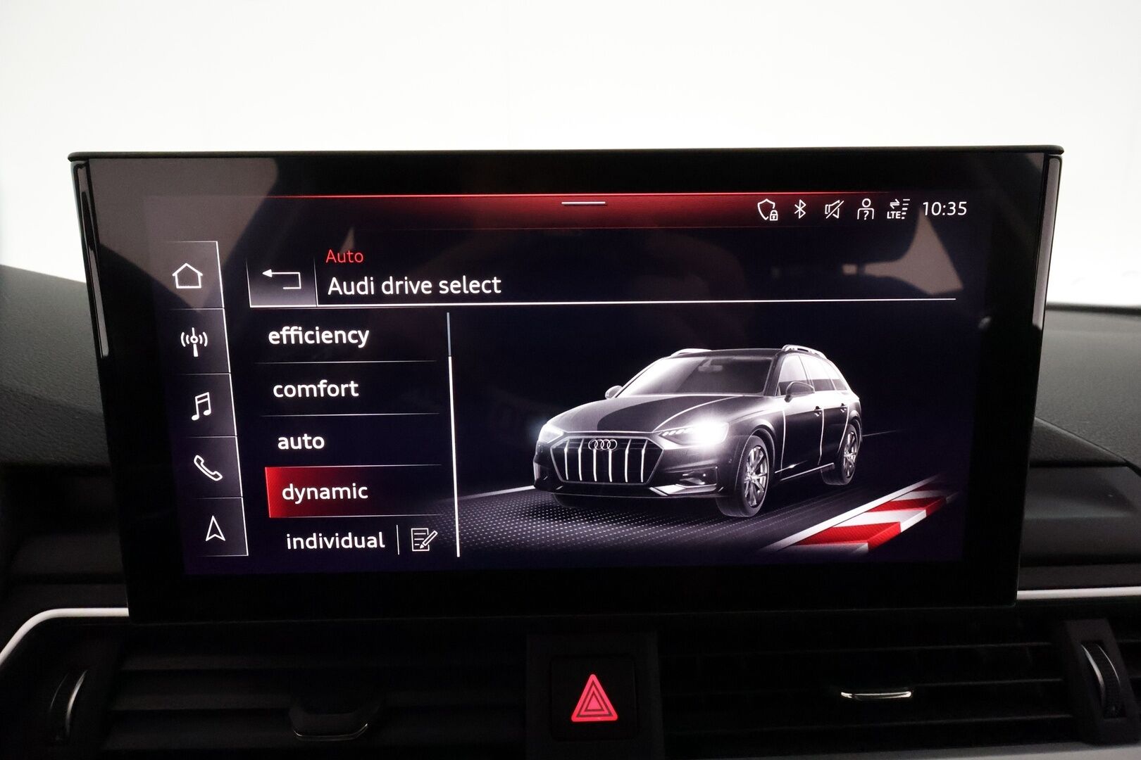Audi A4 allroad quattro 2021 Business Comfort Edition 40 TDI 150 kW quattro S tronic **ACC / Webasto / Koukku / Matrix LED / KeylessGo** - 3,99 % KORKOTARJOUS TÄHÄN AUTOON 14.9. ASTI! - Suomi-auto / Kahdet renkaat aluvanteilla