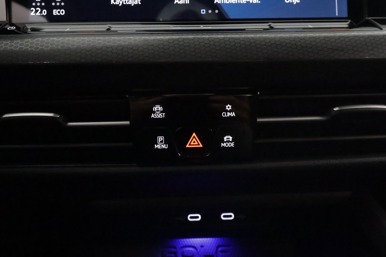 Volkswagen Golf 2021 GTE 180 kW (PHEV) DSG-automaatti - HUD / Adapt. Vakkari / Matrix-LED / P. Kamera / kaistavahti / Navi / KeylessGO / 2x Renkaat