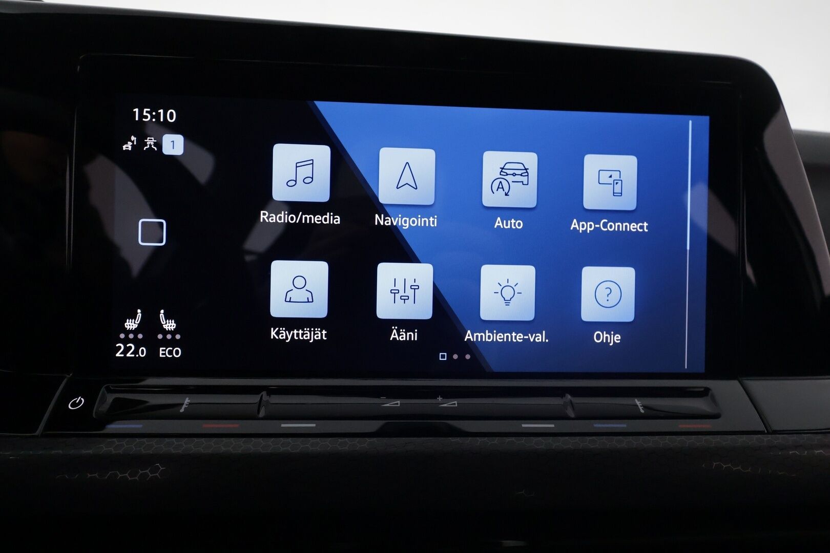Volkswagen Golf 2021 GTE 180 kW (PHEV) DSG-automaatti - HUD / Adapt. Vakkari / Matrix-LED / P. Kamera / kaistavahti / Navi / KeylessGO / 2x Renkaat