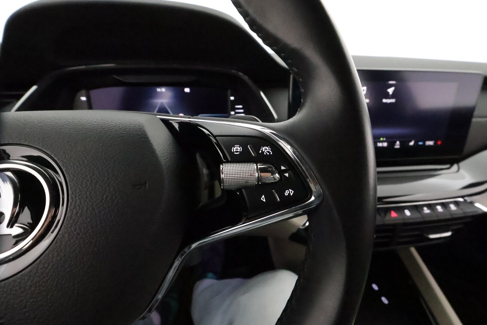 Skoda Octavia 2021 Combi 2,0 TDI 150 Style Launch Edition DSG **Webasto / Koukku / Adapt.Vakkari / Matrix-LED / HUD / P.kamera / Navi** - 1-om Suomi-auto / Merkkihuollettu / Kahdet Renkaat