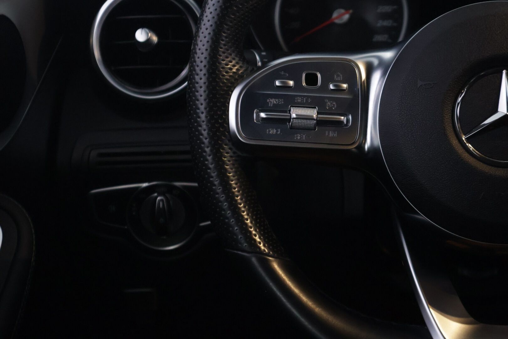 Mercedes-Benz GLC 2020 300 e 4MATIC A Business EQ Power
