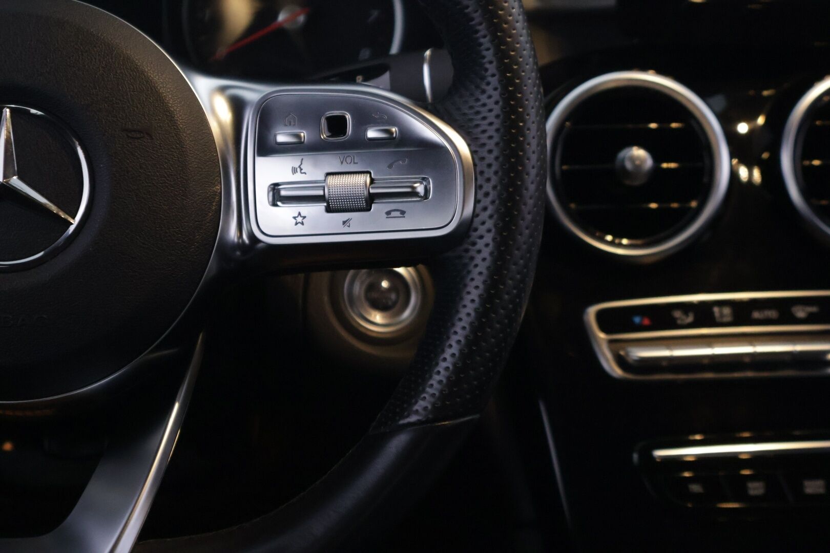 Mercedes-Benz GLC 2020 300 e 4MATIC A Business EQ Power