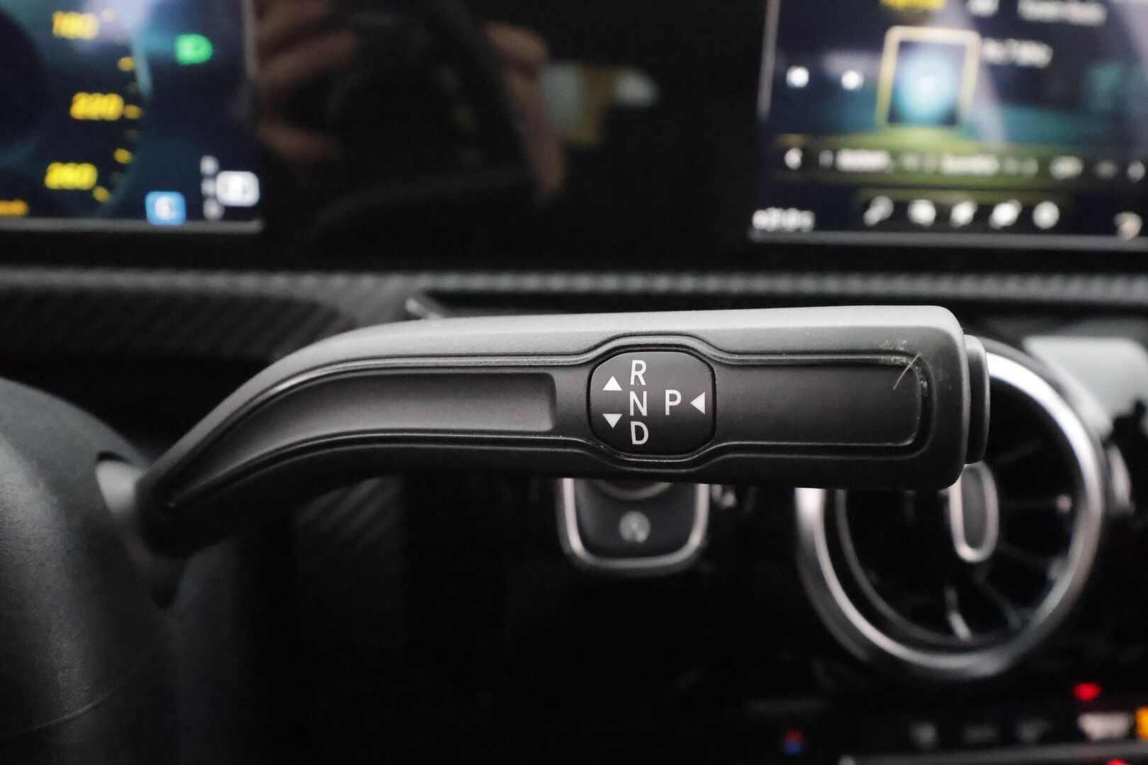 Mercedes-Benz A 2021 180 A Business Style * Vakkari / P.kamera / Puolinahat / Kaistavahti / LED / Sporttipenkit * - Suomi-auto / Kahdet renkaat aluvanteilla - HULLUT AVAJAISHULINAT KORKOTARJOUS 3,29 %