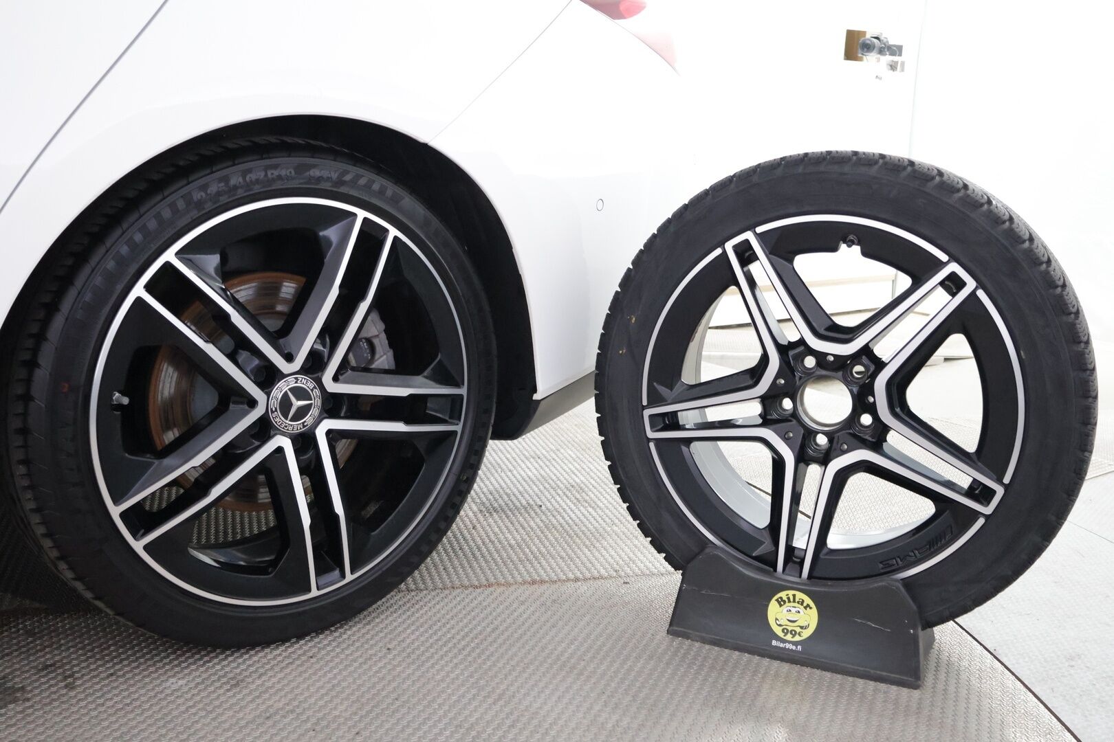 Mercedes-Benz CLA 2021 250 e A Business AMG EQ Power *P.Kamera / Tehdaskoukku / Navi / Digimittaristo* - *2 x renkaat alkuperäisillä vanteilla / Hyvä huoltohistoria / Siisti yksilö* 