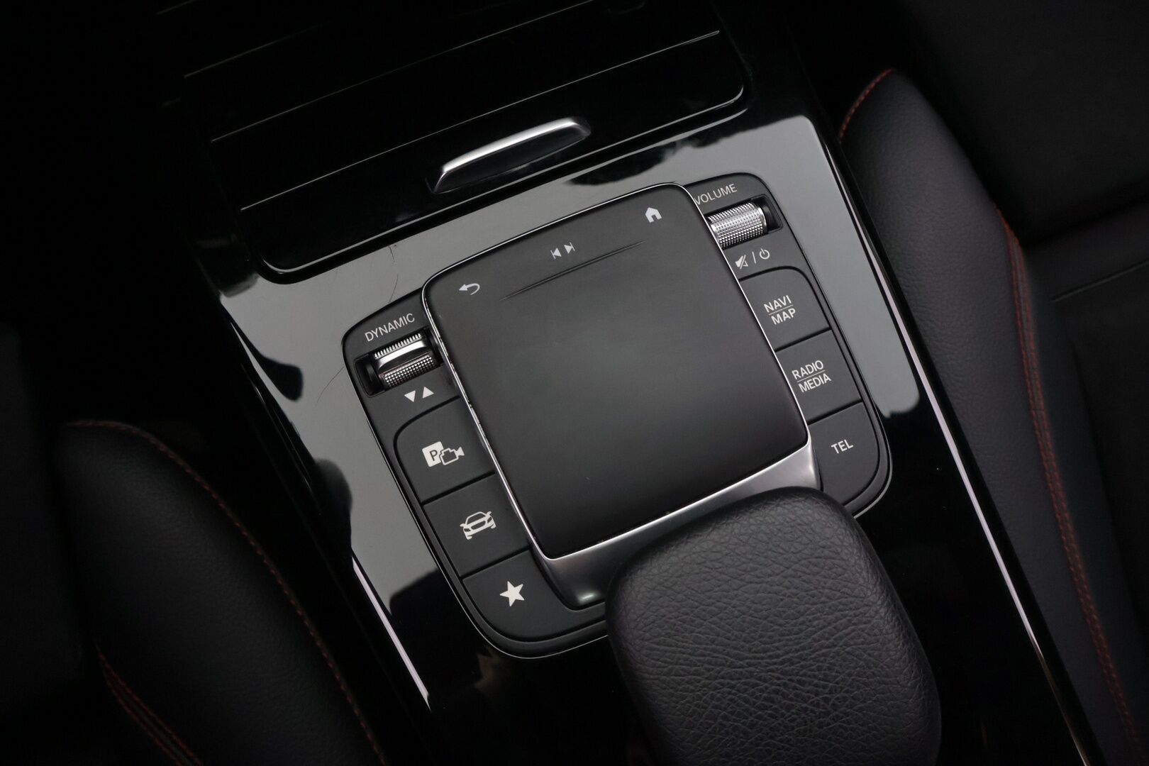 Mercedes-Benz CLA 2021 250 e A Business AMG EQ Power *P.Kamera / Tehdaskoukku / Navi / Digimittaristo* - *2 x renkaat alkuperäisillä vanteilla / Hyvä huoltohistoria / Siisti yksilö* 