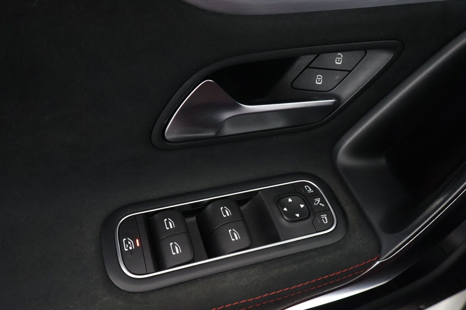 Mercedes-Benz CLA 2021 250 e A Business AMG EQ Power *P.Kamera / Tehdaskoukku / Navi / Digimittaristo* - *2 x renkaat alkuperäisillä vanteilla / Hyvä huoltohistoria / Siisti yksilö* 