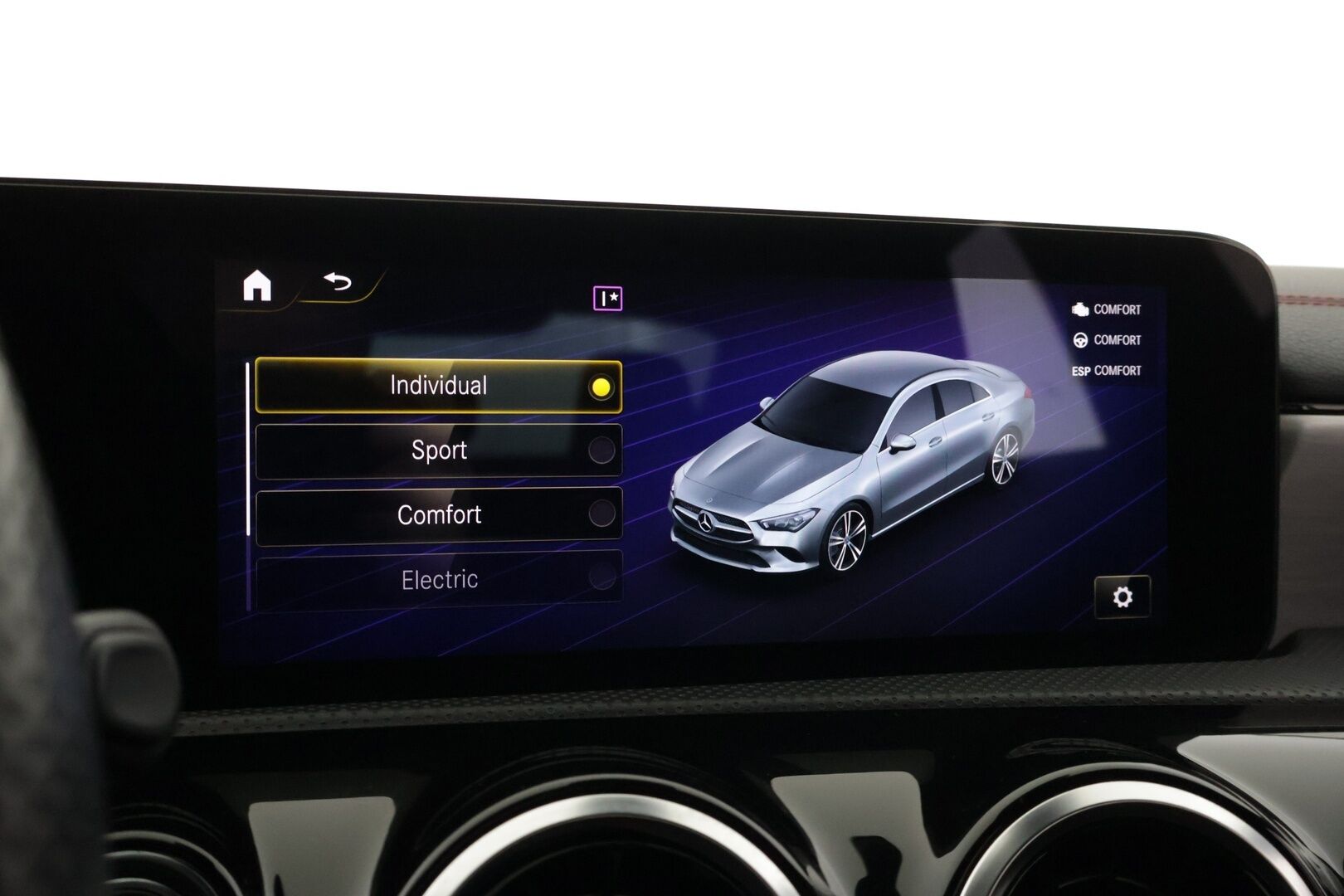 Mercedes-Benz CLA 2021 250 e A Business AMG EQ Power *P.Kamera / Tehdaskoukku / Navi / Digimittaristo* - *2 x renkaat alkuperäisillä vanteilla / Hyvä huoltohistoria / Siisti yksilö* 