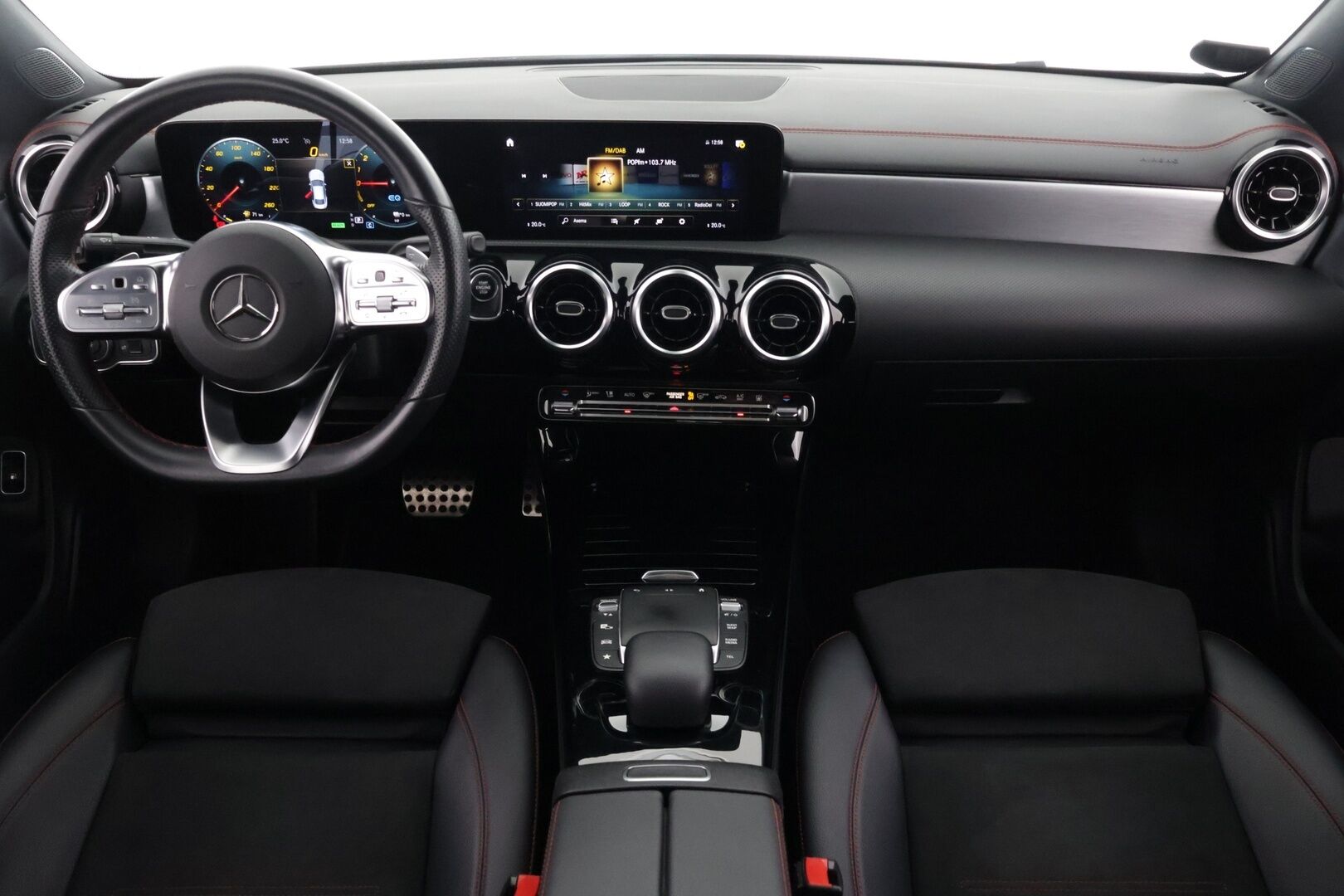 Mercedes-Benz CLA 2021 250 e A Business AMG EQ Power *P.Kamera / Tehdaskoukku / Navi / Digimittaristo* - *2 x renkaat alkuperäisillä vanteilla / Hyvä huoltohistoria / Siisti yksilö* 