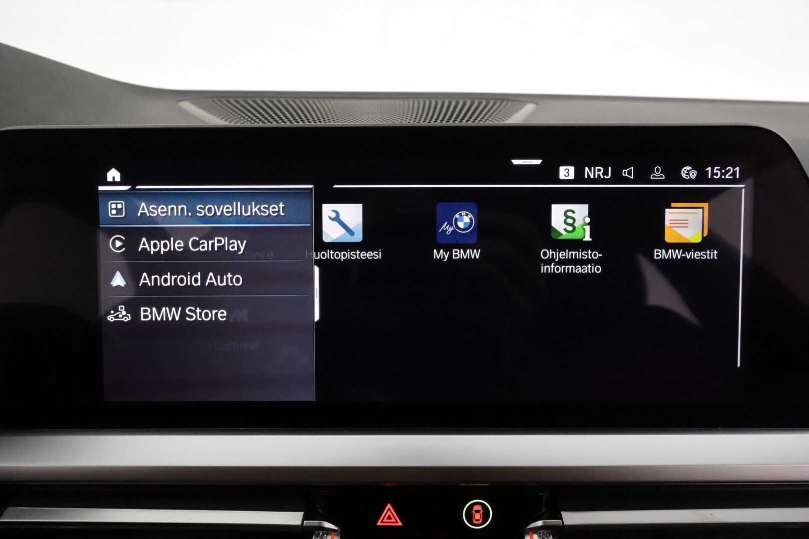 BMW 330 2021 G21 Touring 330e xDrive Business M-Sport *HUD / Individual / Hifi / Comfort Access / Adapt.LED / Muistipenkki* - Suomi-auto / Kahdet renkaat aluvanteilla