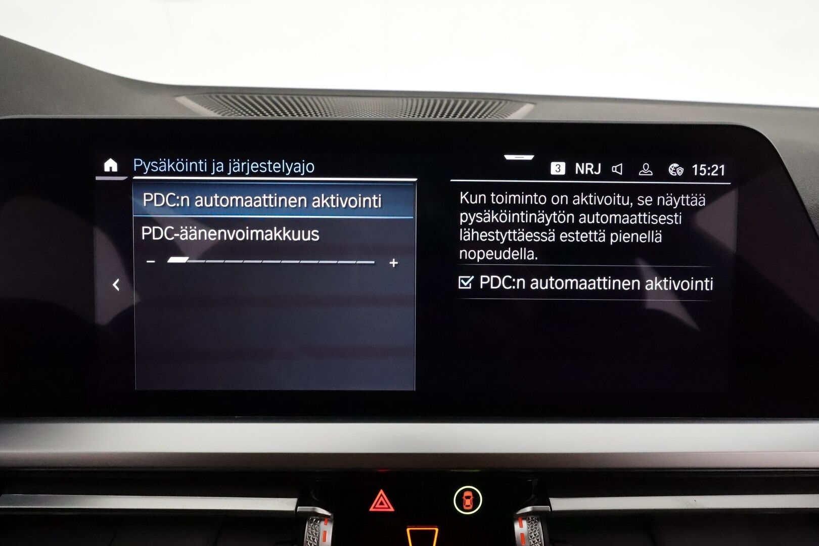 BMW 330 2021 G21 Touring 330e xDrive Business M-Sport *HUD / Individual / Hifi / Comfort Access / Adapt.LED / Muistipenkki* - Suomi-auto / Kahdet renkaat aluvanteilla