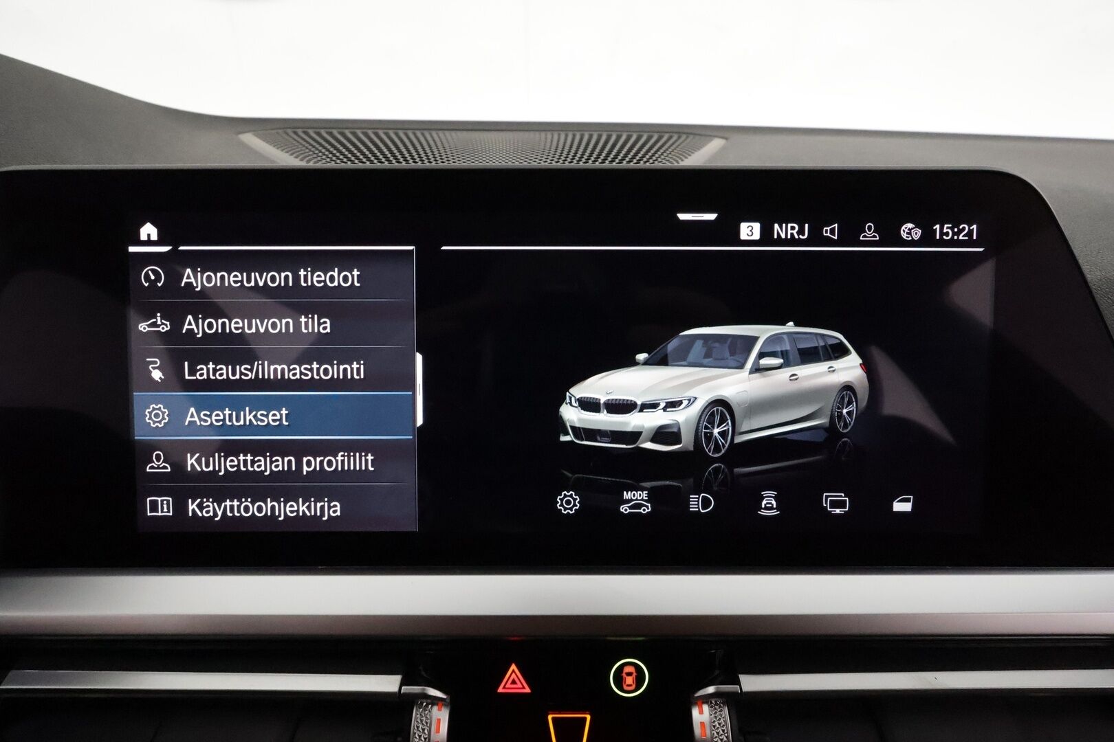 BMW 330 2021 G21 Touring 330e xDrive Business M-Sport *HUD / Individual / Hifi / Comfort Access / Adapt.LED / Muistipenkki* - Suomi-auto / Kahdet renkaat aluvanteilla