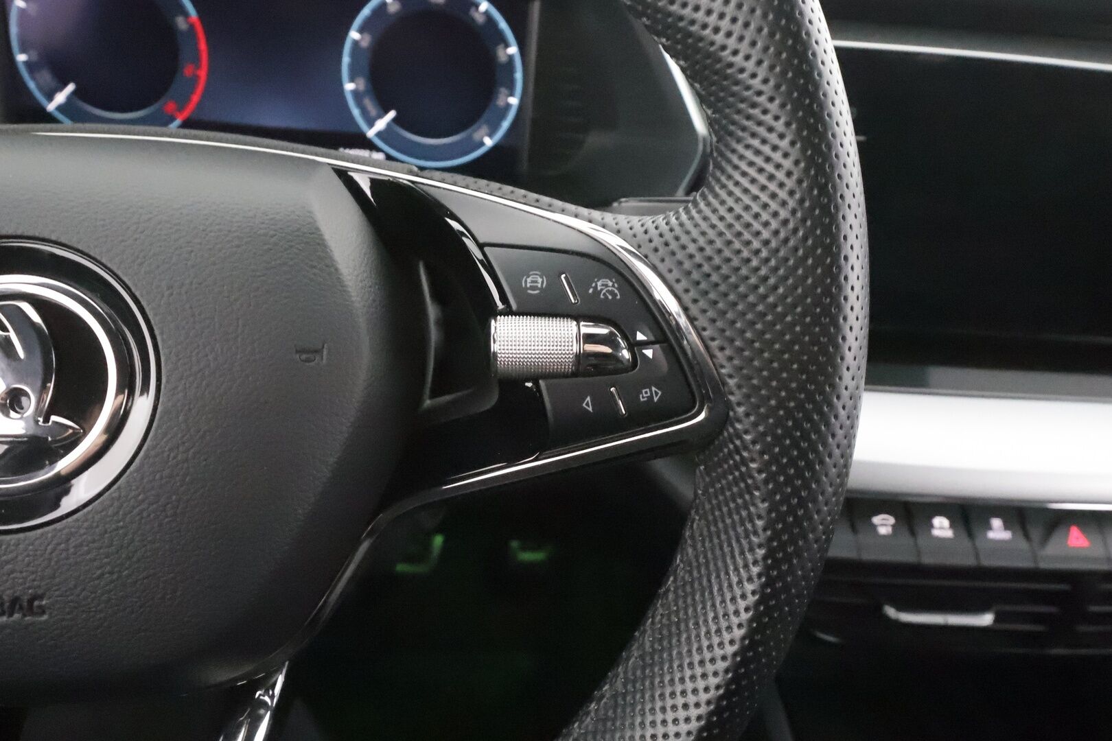 Skoda Octavia 2021 1,5 TSI Ambition Launch Edition - | Vakkari | Webasto | P.Kamera | Ratinlämmitys | Digimittaristo | LED | Keyless | Apple&Android | 1.Om Suomi-auto | Kahdet Renkaat | Merkkihuollettu |