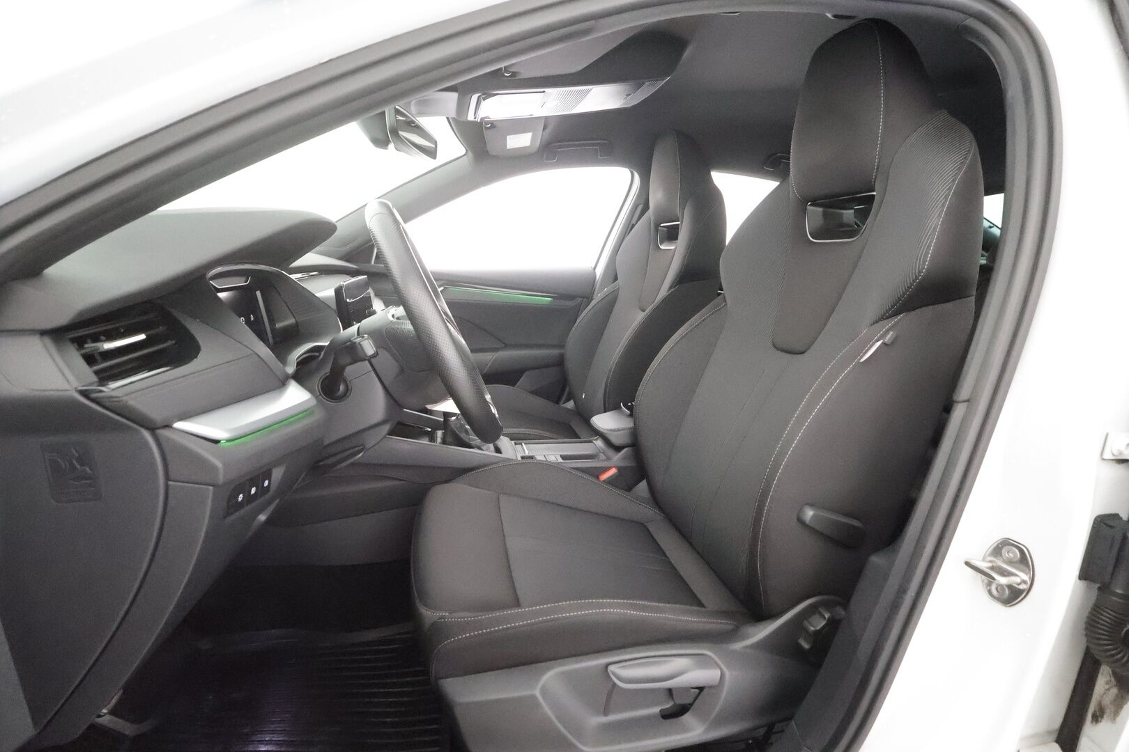 Skoda Octavia 2021 1,5 TSI Ambition Launch Edition - | Vakkari | Webasto | P.Kamera | Ratinlämmitys | Digimittaristo | LED | Keyless | Apple&Android | 1.Om Suomi-auto | Kahdet Renkaat | Merkkihuollettu |