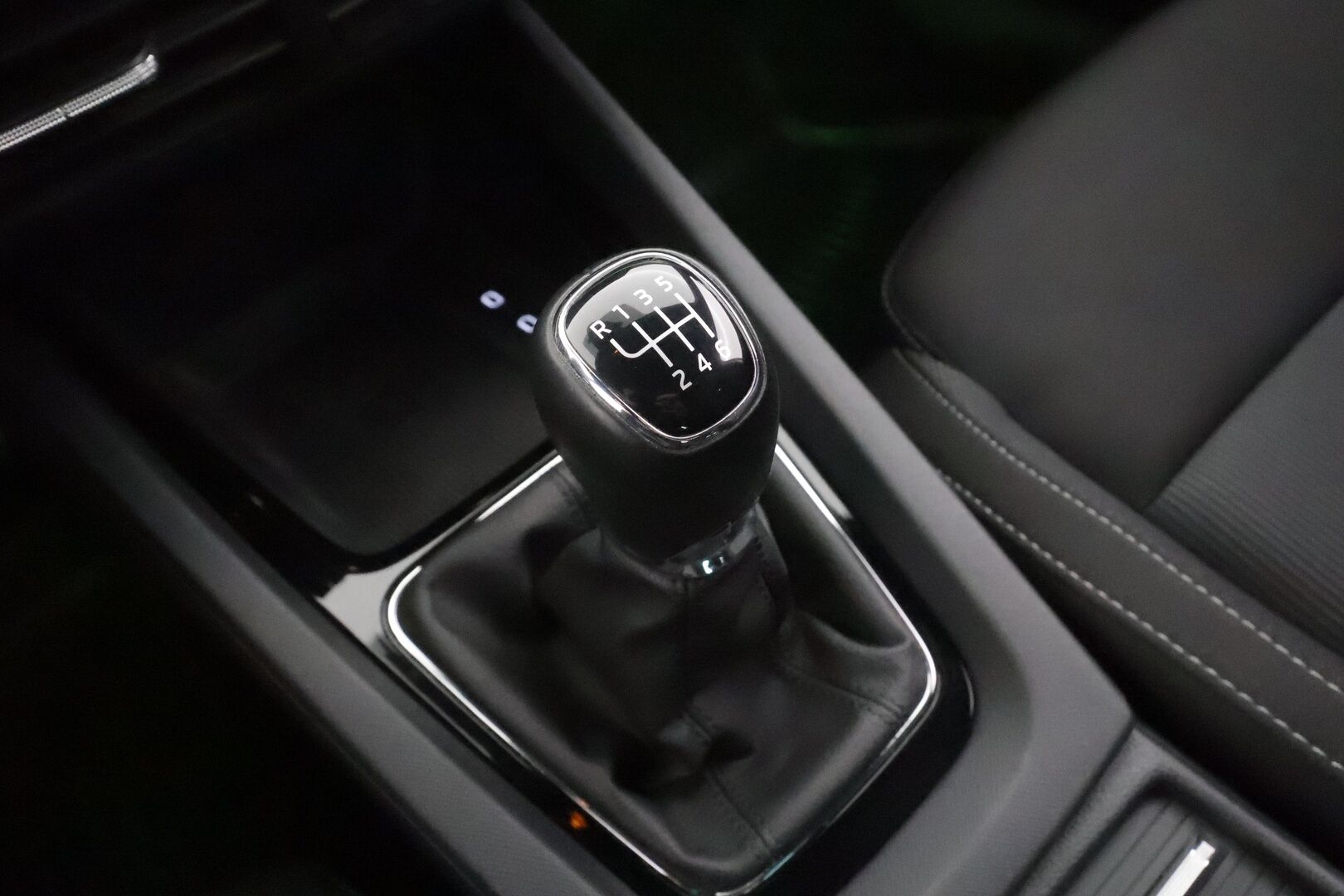 Skoda Octavia 2021 1,5 TSI Ambition Launch Edition - | Vakkari | Webasto | P.Kamera | Ratinlämmitys | Digimittaristo | LED | Keyless | Apple&Android | 1.Om Suomi-auto | Kahdet Renkaat | Merkkihuollettu |