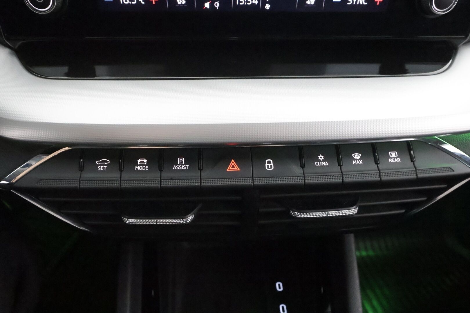 Skoda Octavia 2021 1,5 TSI Ambition Launch Edition - | Vakkari | Webasto | P.Kamera | Ratinlämmitys | Digimittaristo | LED | Keyless | Apple&Android | 1.Om Suomi-auto | Kahdet Renkaat | Merkkihuollettu |