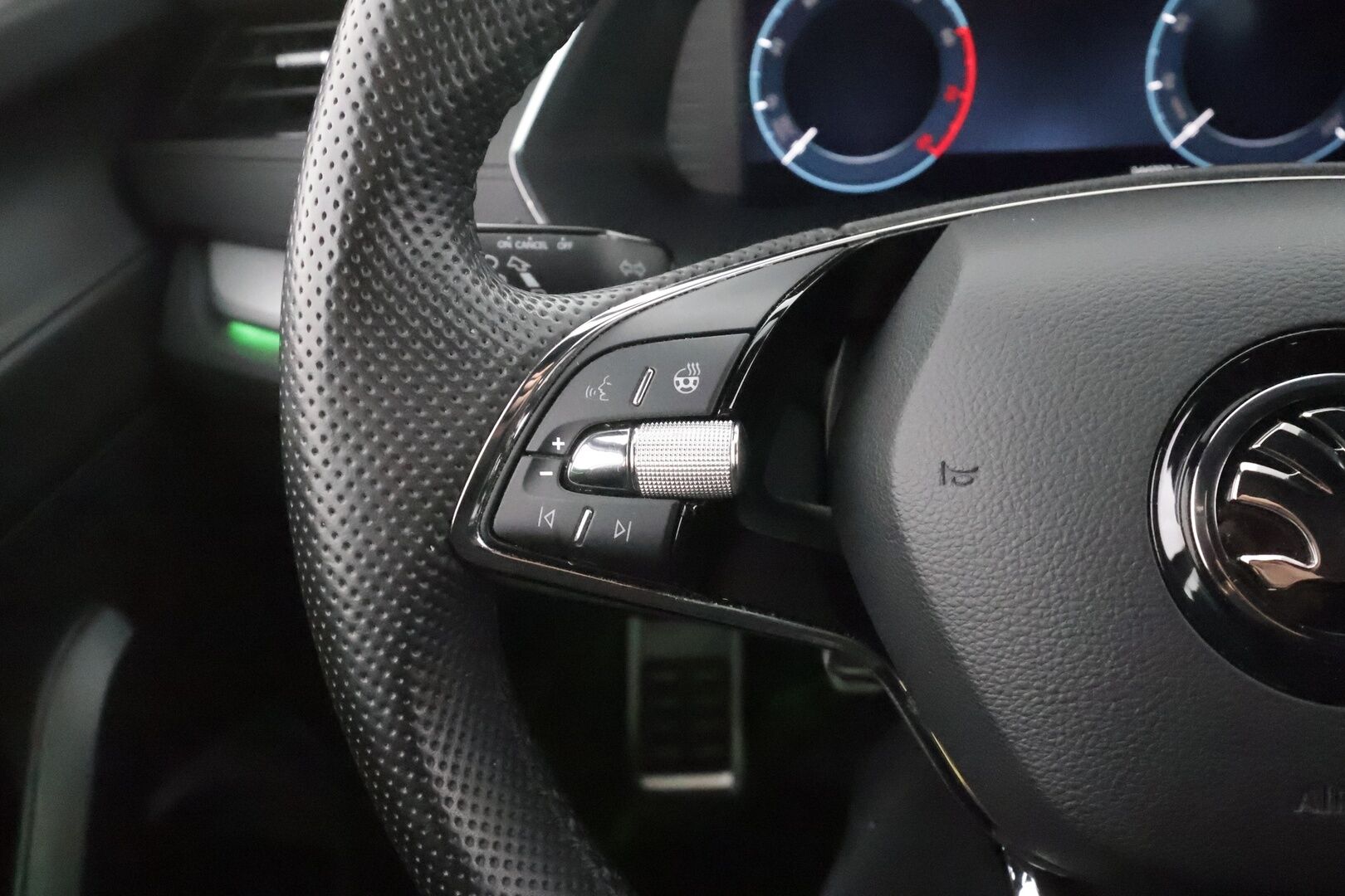 Skoda Octavia 2021 1,5 TSI Ambition Launch Edition - | Vakkari | Webasto | P.Kamera | Ratinlämmitys | Digimittaristo | LED | Keyless | Apple&Android | 1.Om Suomi-auto | Kahdet Renkaat | Merkkihuollettu |