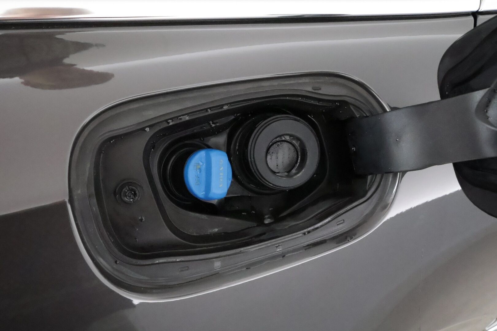 Volvo V90 2021 D3 Business Inscription Edition **Webasto / ACC / Full-LED / P.Kamera / Sportnahat Muistilla / Navi / Kaistavahti** - 1.Om Suomi-auto / Kahdet Renkaat / Merkkihuollettu / Jakopää juuri vaihdettu! *