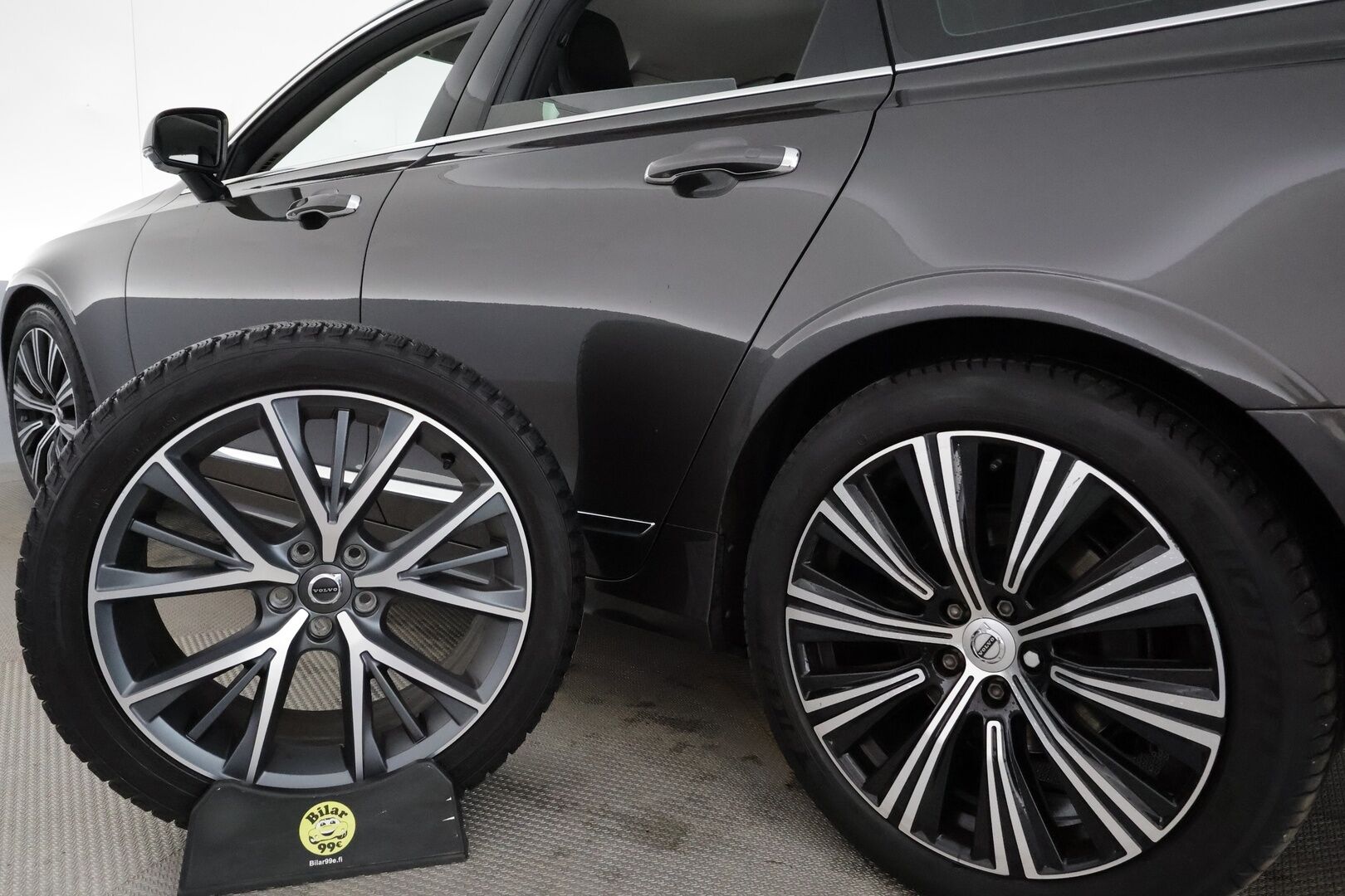 Volvo V90 2021 D3 Business Inscription Edition **Webasto / ACC / Full-LED / P.Kamera / Sportnahat Muistilla / Navi / Kaistavahti** - Suomi-auto / Kahdet Renkaat / Merkkihuollettu!