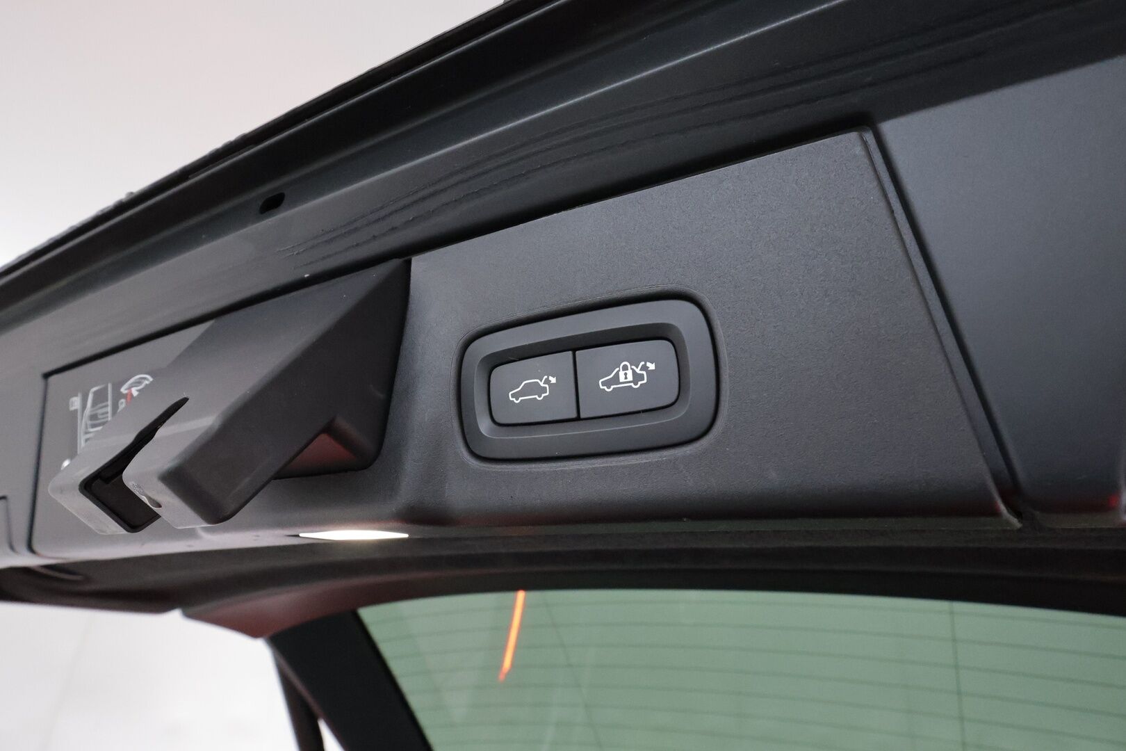 Volvo V90 2021 D3 Business Inscription Edition **Webasto / ACC / Full-LED / P.Kamera / Sportnahat Muistilla / Navi / Kaistavahti** - Suomi-auto / Kahdet Renkaat / Merkkihuollettu!