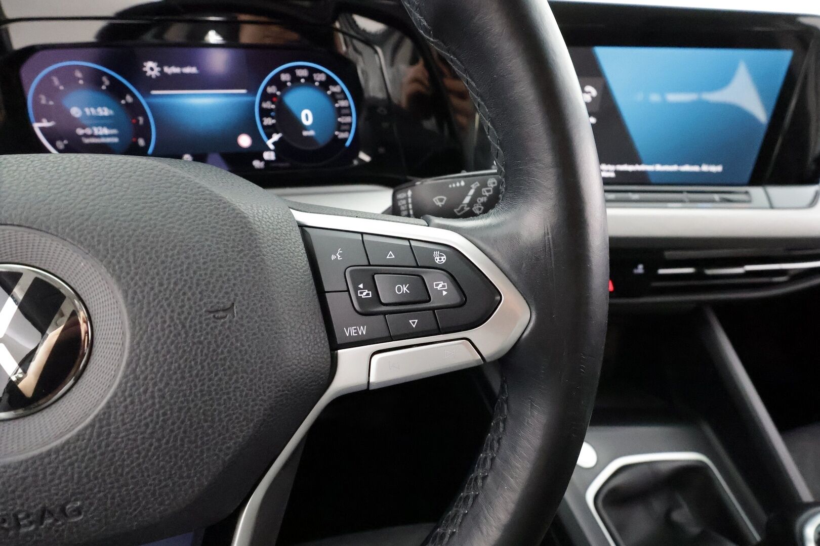 Volkswagen Golf 2021 1,0 TSI 81 kW * Adapt.Vakkari / LED / Lohkolämmitin & Sisäpistoke / 3-Alue Ilmastointi / P-Tutkat / Apple&Android! - Suomi-auto / Merkkihuollettu / Kahdet Renkaat