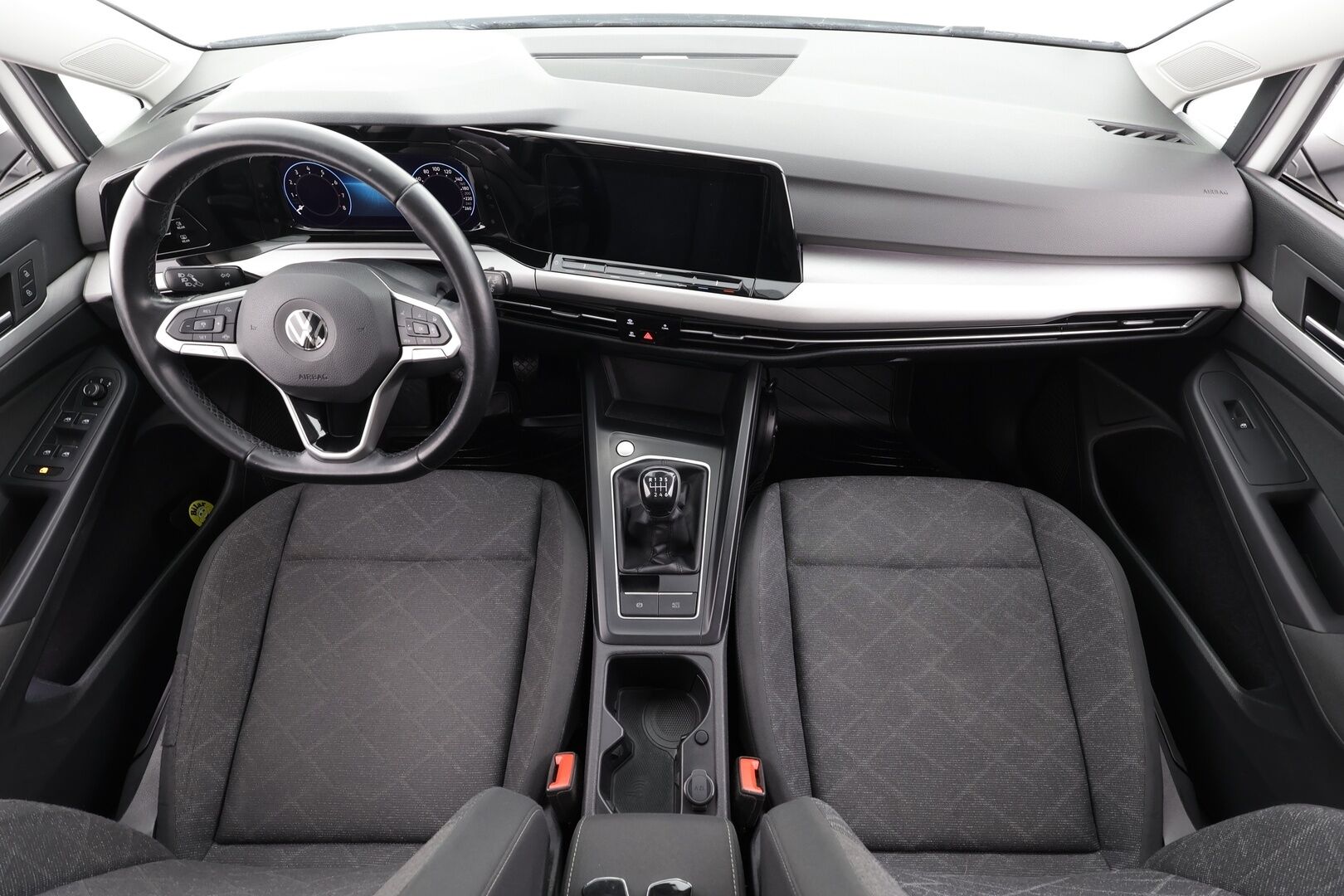 Volkswagen Golf 2021 1,0 TSI 81 kW * Adapt.Vakkari / LED / Lohkolämmitin & Sisäpistoke / 3-Alue Ilmastointi / P-Tutkat / Apple&Android! - Suomi-auto / Merkkihuollettu / Kahdet Renkaat