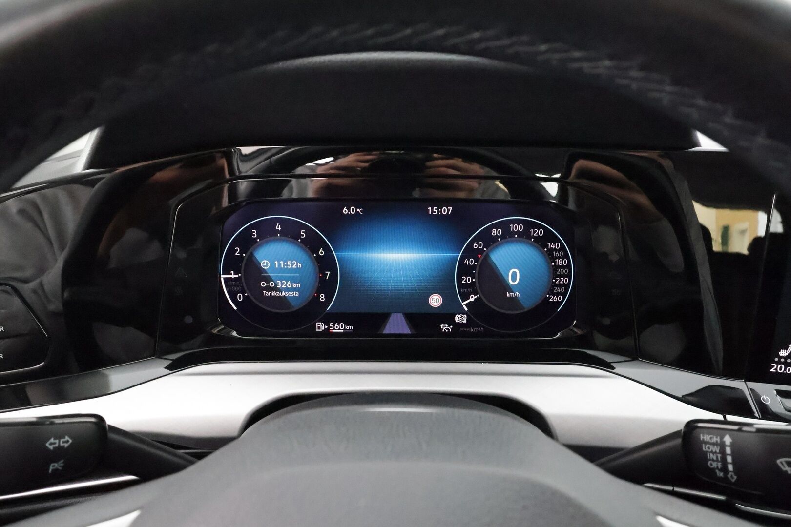 Volkswagen Golf 2021 1,0 TSI 81 kW * Adapt.Vakkari / LED / Lohkolämmitin & Sisäpistoke / 3-Alue Ilmastointi / P-Tutkat / Apple&Android! - Suomi-auto / Merkkihuollettu / Kahdet Renkaat