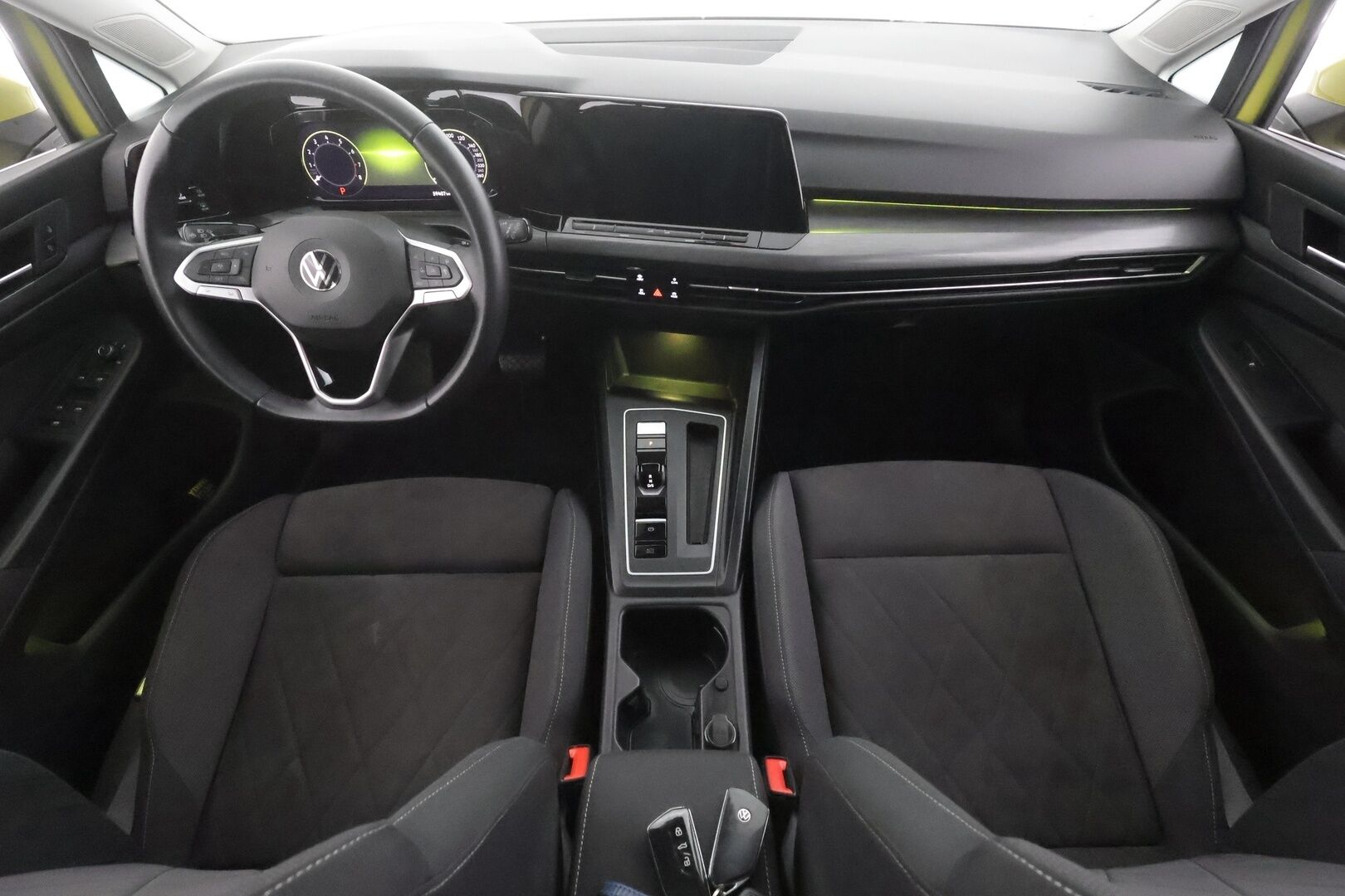 Volkswagen Golf 2021 Style 1,5 eTSI 110 kW (MHEV) DSG-automaatti - | Super varusteet! | ACC | Webasto | Kattoluukku | Hierova Muistipenkki | IQ-Light Matrix LED | P.Kamera | Ratinlämmitys | Keyless | Apple&Android | Kahdet Renkaat |