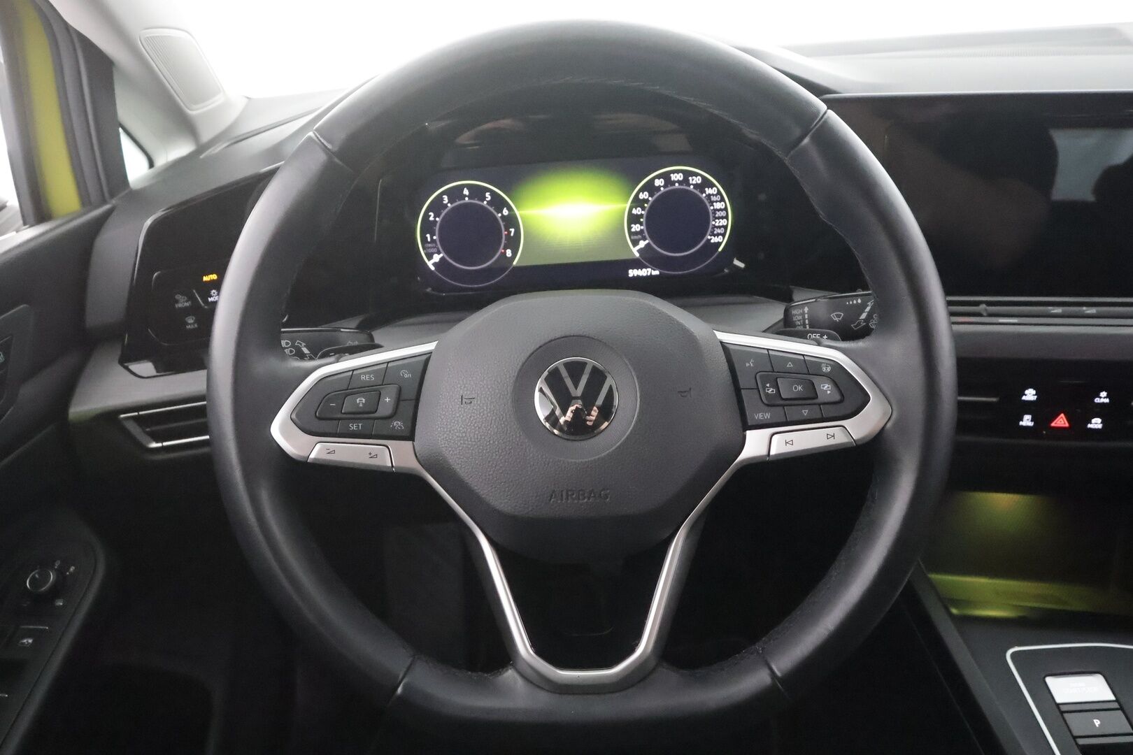 Volkswagen Golf 2021 Style 1,5 eTSI 110 kW (MHEV) DSG-automaatti - | Super varusteet! | ACC | Webasto | Kattoluukku | Hierova Muistipenkki | IQ-Light Matrix LED | P.Kamera | Ratinlämmitys | Keyless | Apple&Android | Kahdet Renkaat |
