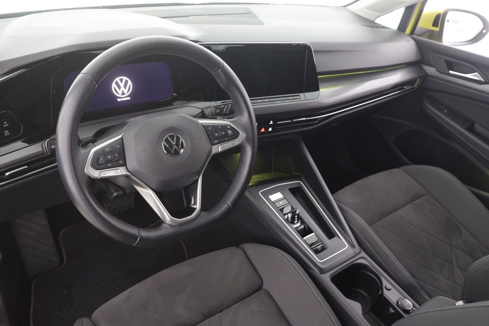 Volkswagen Golf 2021 Style 1,5 eTSI 110 kW (MHEV) DSG-automaatti - | Super varusteet! | ACC | Webasto | Kattoluukku | Hierova Muistipenkki | IQ-Light Matrix LED | P.Kamera | Ratinlämmitys | Keyless | Apple&Android | Kahdet Renkaat |