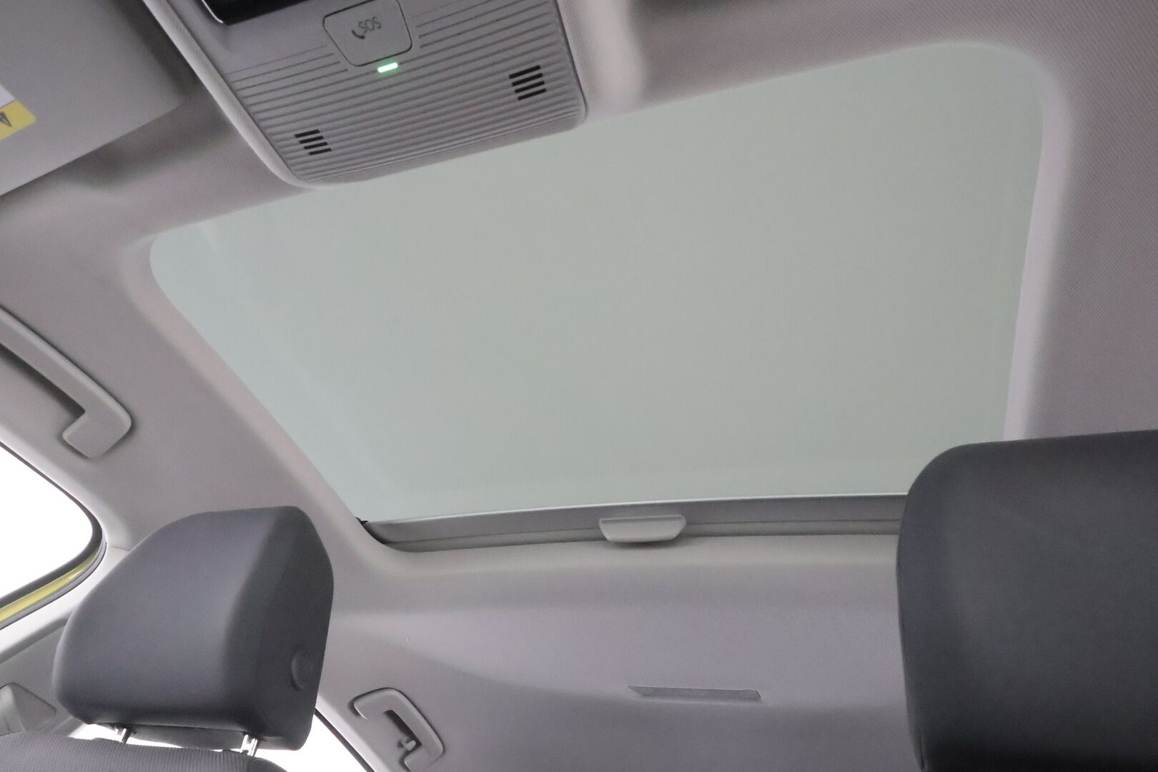 Volkswagen Golf 2021 Style 1,5 eTSI 110 kW (MHEV) DSG-automaatti - | Super varusteet! | ACC | Webasto | Kattoluukku | Hierova Muistipenkki | IQ-Light Matrix LED | P.Kamera | Ratinlämmitys | Keyless | Apple&Android | Kahdet Renkaat |