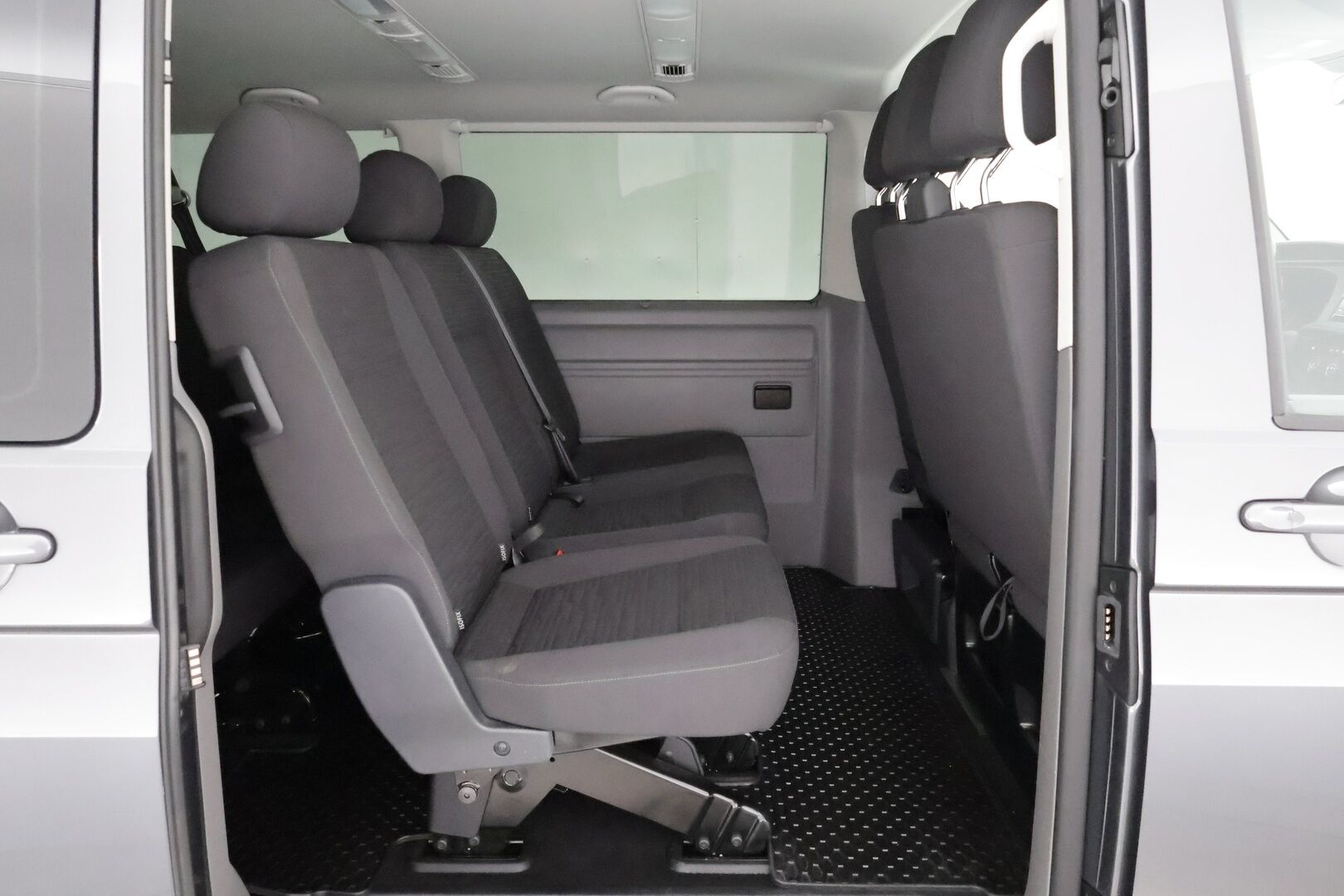Volkswagen Caravelle 2020 Comfortline pitkä 2,0 TDI 110 kW 4Motion DSG - 2,99 % KORKOTARJOUS TÄHÄN AUTOON - 1.om-Suomi-auto / Facelift / 9-Paikkainen / P-Lämmitin / P:kamera / Koukku / Sähköliukuovi / Lämmitettävä tuulilasi / Juuri saapunut Tampereelle!