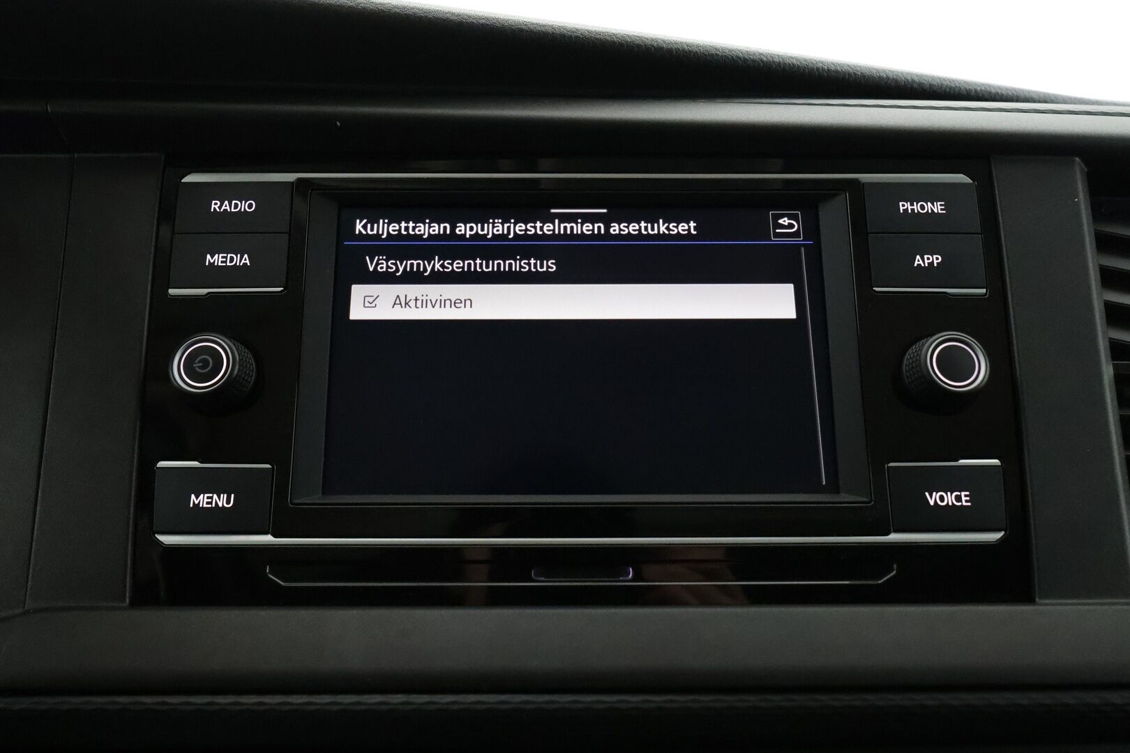 Volkswagen Caravelle 2020 Comfortline pitkä 2,0 TDI 110 kW 4Motion DSG - 2,99 % KORKOTARJOUS TÄHÄN AUTOON - 1.om-Suomi-auto / Facelift / 9-Paikkainen / P-Lämmitin / P:kamera / Koukku / Sähköliukuovi / Lämmitettävä tuulilasi / Juuri saapunut Tampereelle!