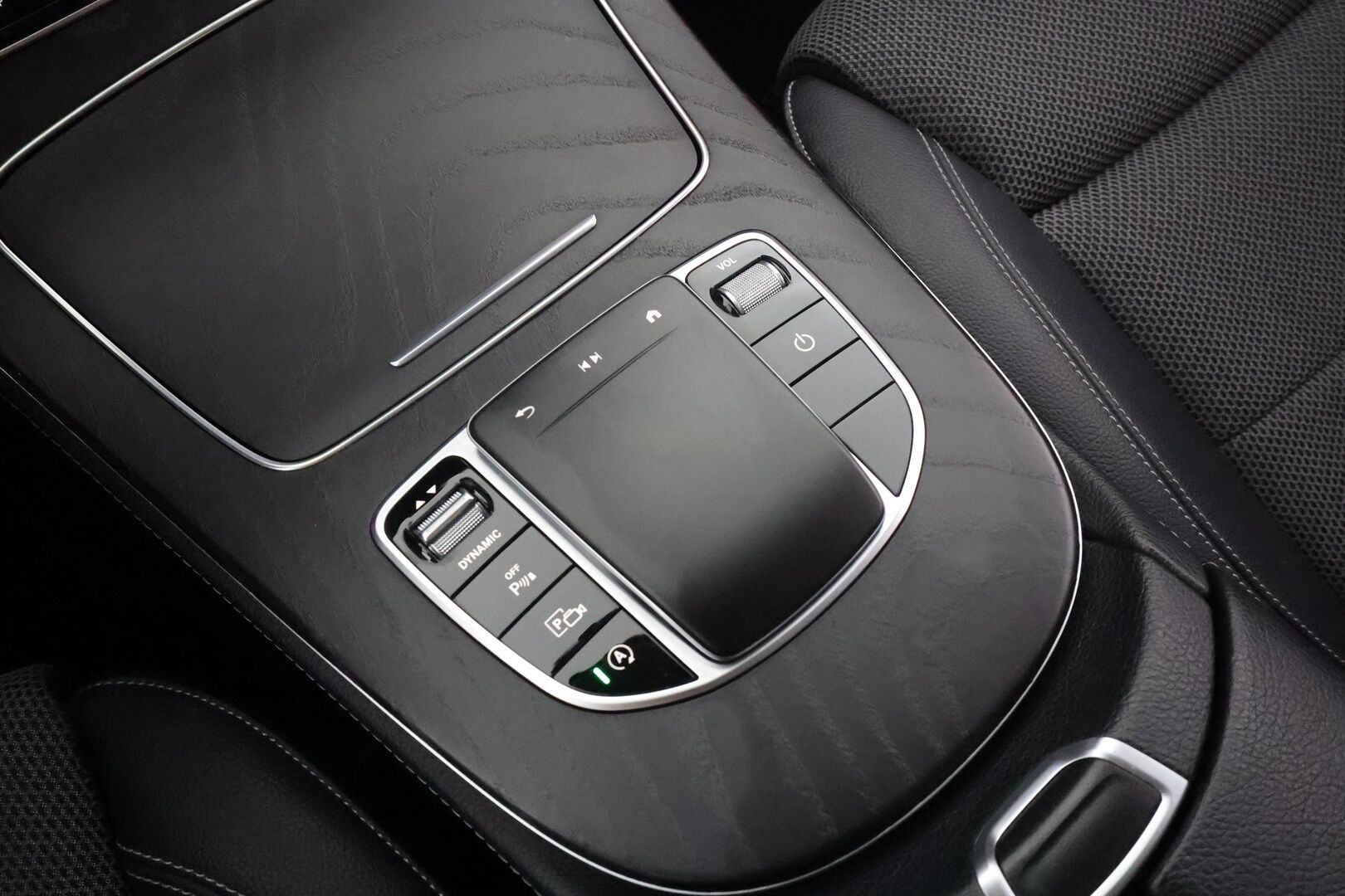 Mercedes-Benz E 2021 220 d 4MATIC A Business Avantgarde * Widescreen / Webasto / LED / Sportpenkit / P.Kamera / Navi / Katveavustin * - 1-om Suomi-auto / Kahdet renkaat / Alv