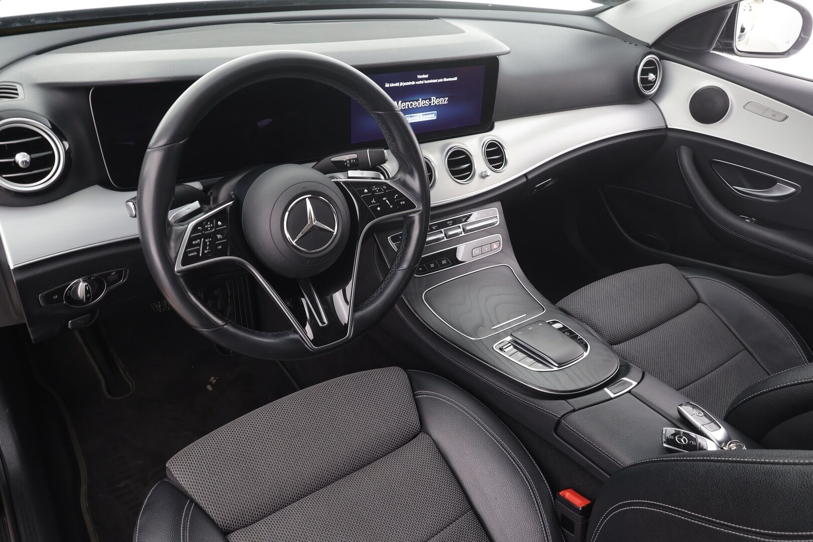 Mercedes-Benz E 2021 220 d 4MATIC A Business Avantgarde * Widescreen / Webasto / LED / Sportpenkit / P.Kamera / Navi / Katveavustin * - 1-om Suomi-auto / Kahdet renkaat alumiinivanteilla / ALV