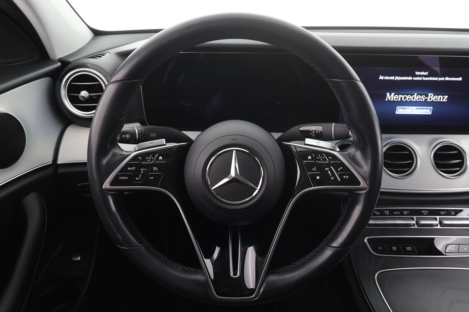 Mercedes-Benz E 2021 220 d 4MATIC A Business Avantgarde * Widescreen / Webasto / LED / Sportpenkit / P.Kamera / Navi / Katveavustin * - 1-om Suomi-auto / Kahdet renkaat alumiinivanteilla / ALV