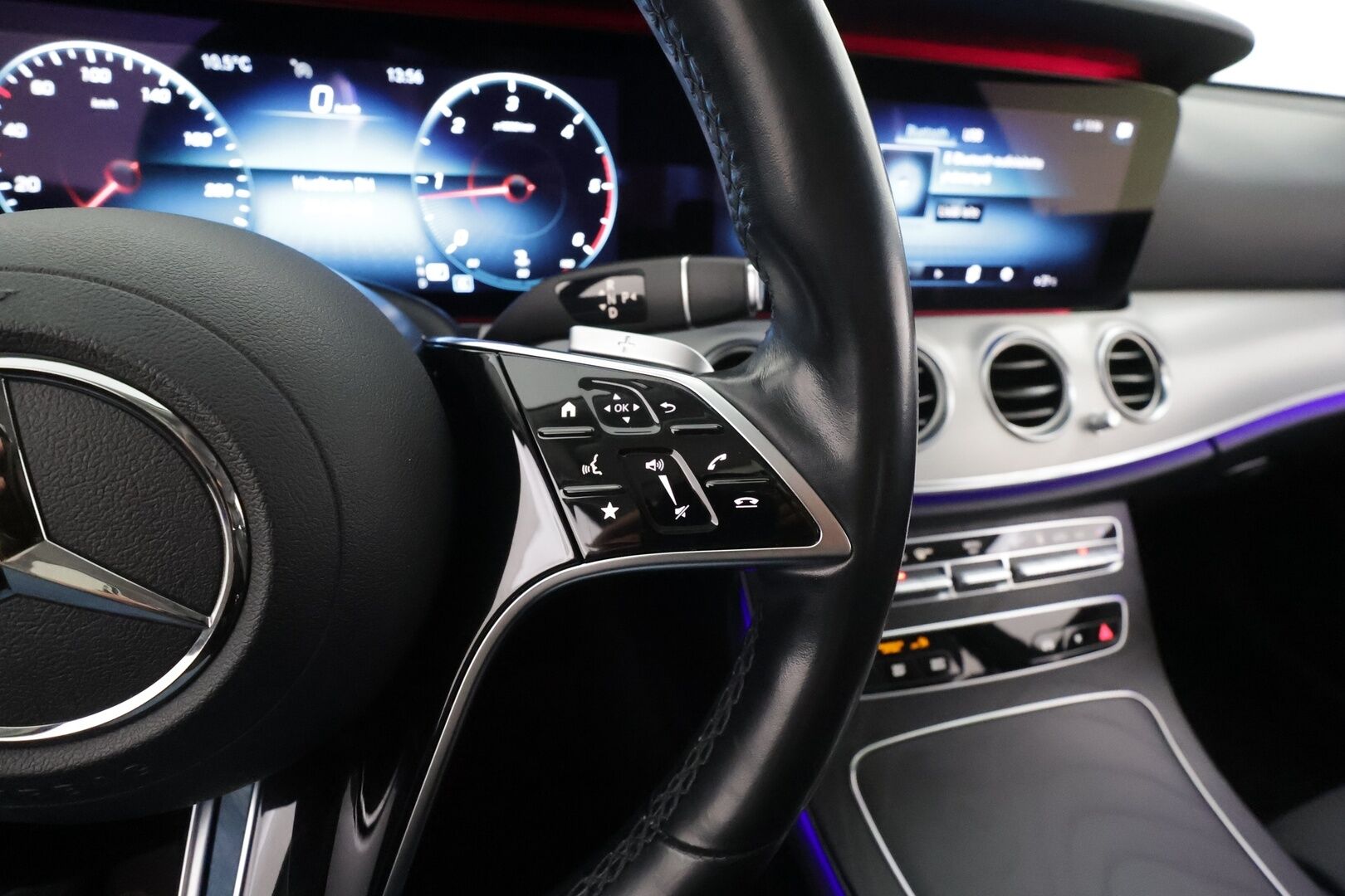 Mercedes-Benz E 2021 220 d 4MATIC A Business Avantgarde * Widescreen / Webasto / LED / Sportpenkit / P.Kamera / Navi / Katveavustin * - 1-om Suomi-auto / Kahdet renkaat