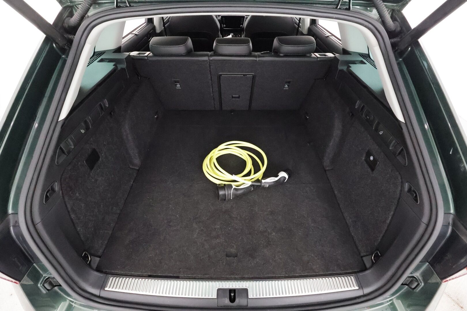 Skoda Superb 2021 Combi 1,4 TSI PHEV Style iV DSG * ACC / P.kamera / Matrix LED / Webasto / Muistipenkit / Keyless / Navi * - Suomi-auto / Akku kuntotarkastettu / Kahdet renkaat aluvanteilla 