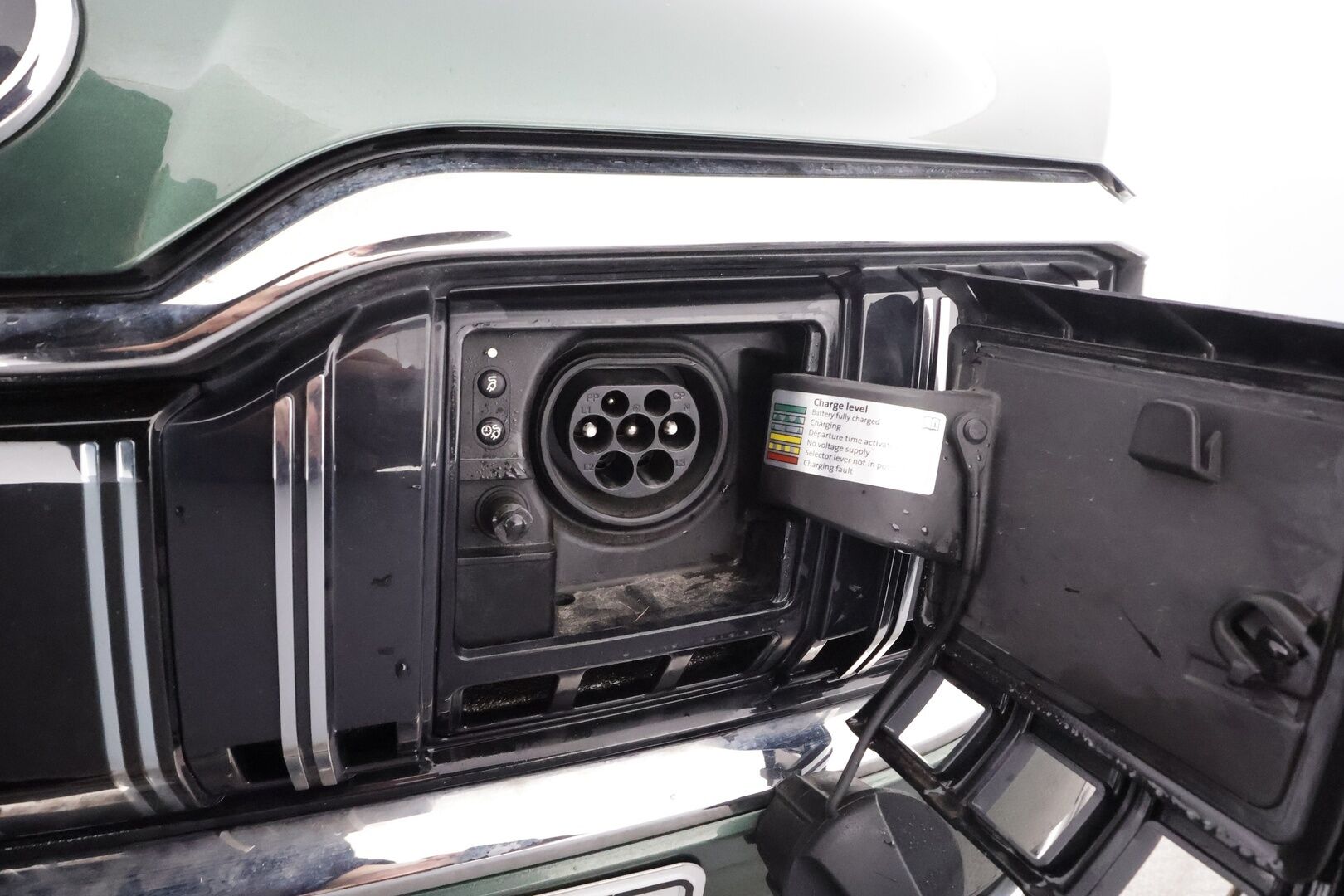 Skoda Superb 2021 Combi 1,4 TSI PHEV Style iV DSG * ACC / P.kamera / Matrix LED / Webasto / Muistipenkit / Keyless / Navi * - Suomi-auto / SoH 95,1 % / Kahdet renkaat aluvanteilla - HULLUT AVAJAISHULINAT KORKOTARJOUS 3,29 %