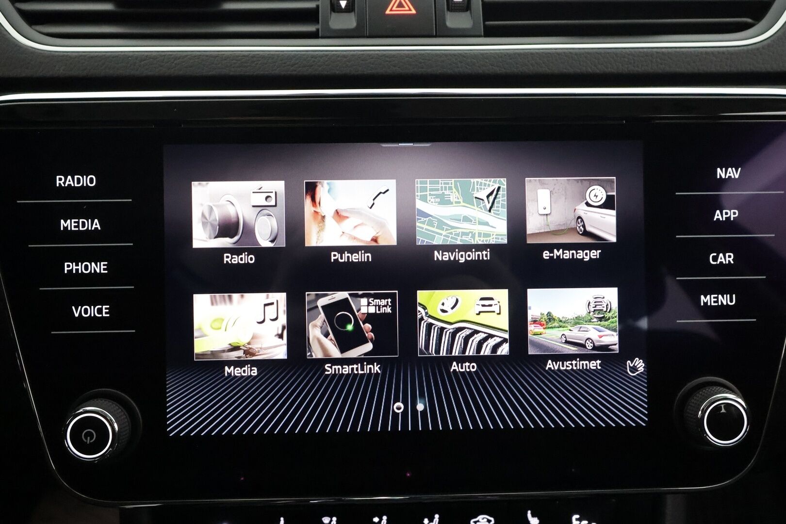 Skoda Superb 2021 Combi 1,4 TSI PHEV Style iV DSG * ACC / P.kamera / Matrix LED / Webasto / Muistipenkit / Keyless / Navi * - Suomi-auto / Akku kuntotarkastettu / Kahdet renkaat aluvanteilla 